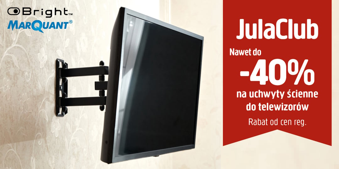 Telewizor z płaskim ekranem zamontowany na uchwycie ściennym przy beżowej ścianie. Czerwony baner po prawej stronie reklamuje rabaty do 40% na uchwyty ścienne do telewizorów od JulaClub.