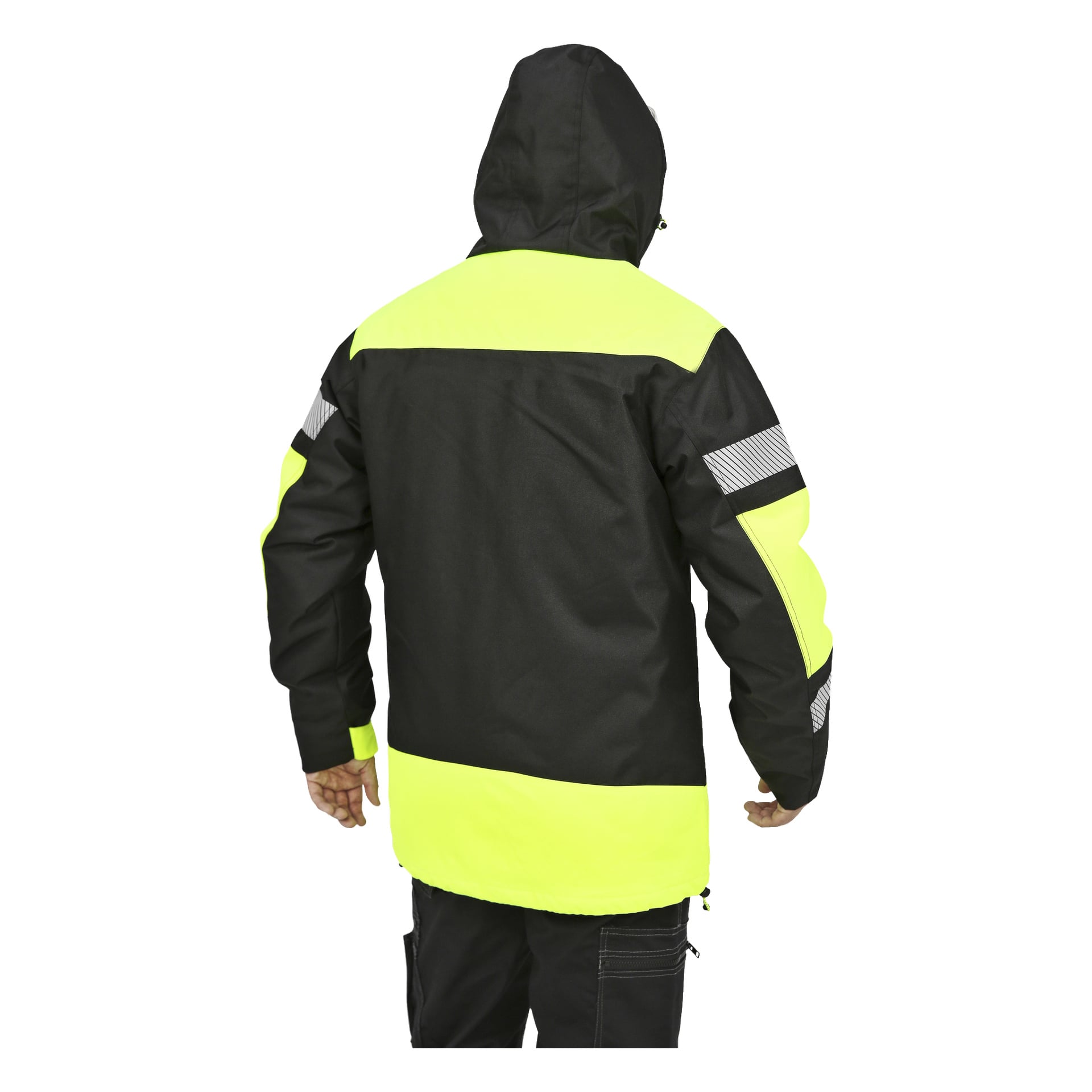 En person står med ryggen mot kameran, klädd i en Bluewear Parka med reflekterande detaljer. Jackan är svart och klar gul, med reflekterande ränder på ärmarna och en huva. Den sträcker sig över höfterna och bärs med mörka byxor.