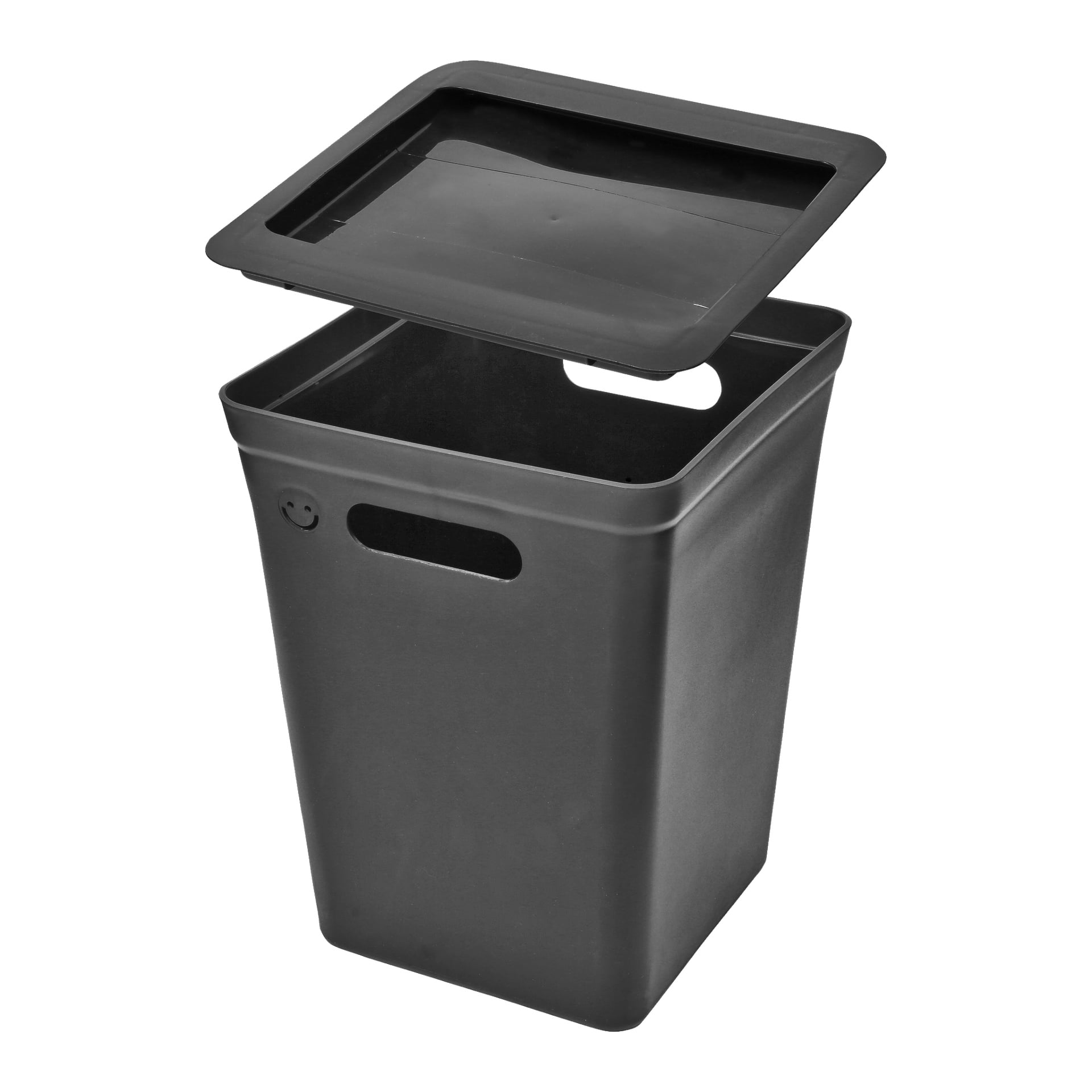 En svart, rektangulär plastbehållare för Hard Head med en slät, matt yta. Locket är lossnat och lite snett, och varje sida av behållaren har ett ovalt handgrepp.