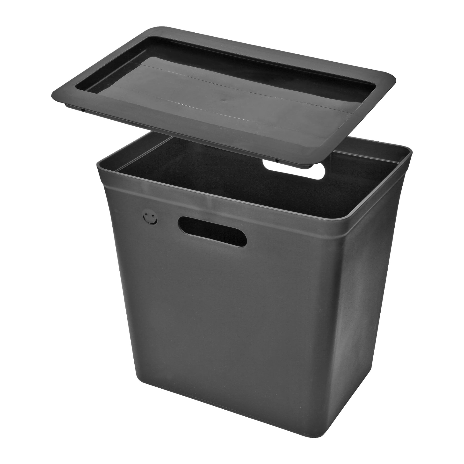 Hard Head Recycling-behållaren är en svart, rektangulär plastbehållare med rundade hörn och två ovala handtag på motsatta sidor. Den levereras med ett matchande platt lock som vilar lätt lutande ovanför behållaren.