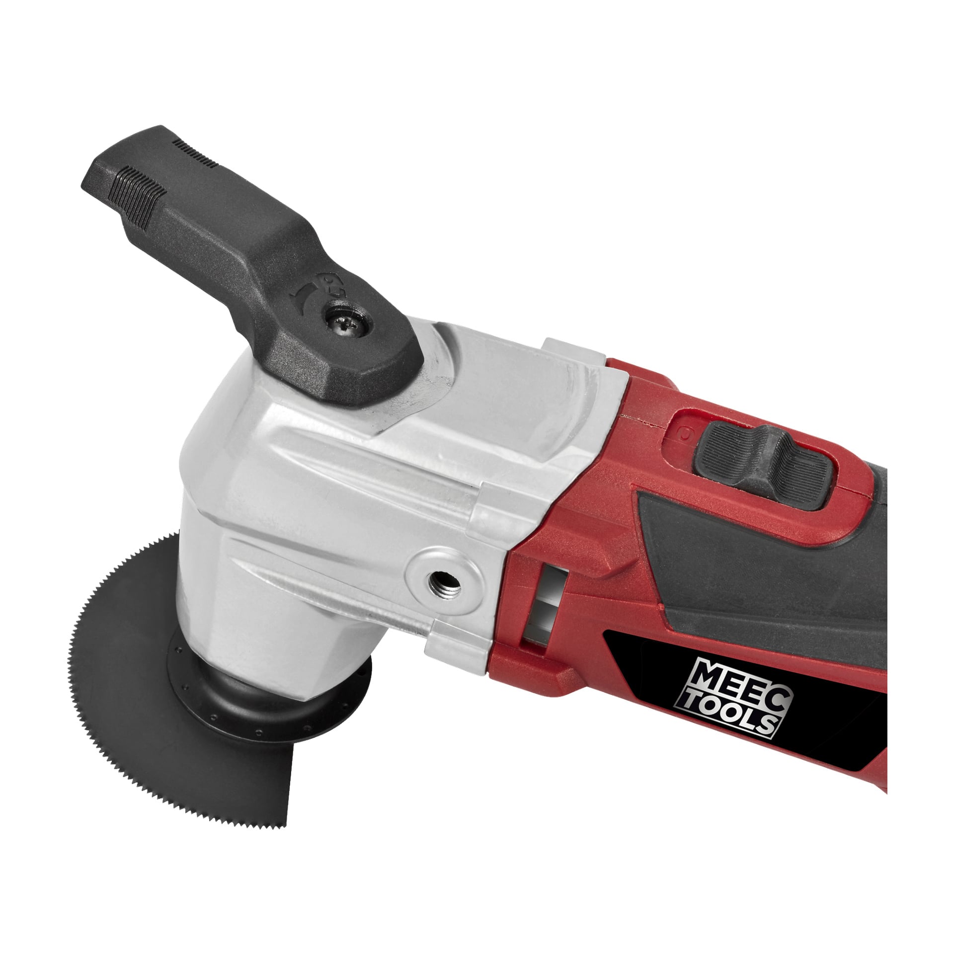 Närbild på ett rött och silverfärgat Meec Tools multiverktyg med svart handtag och påsatt cirkelsågsblad, med Meec Tools-loggan på sidan.