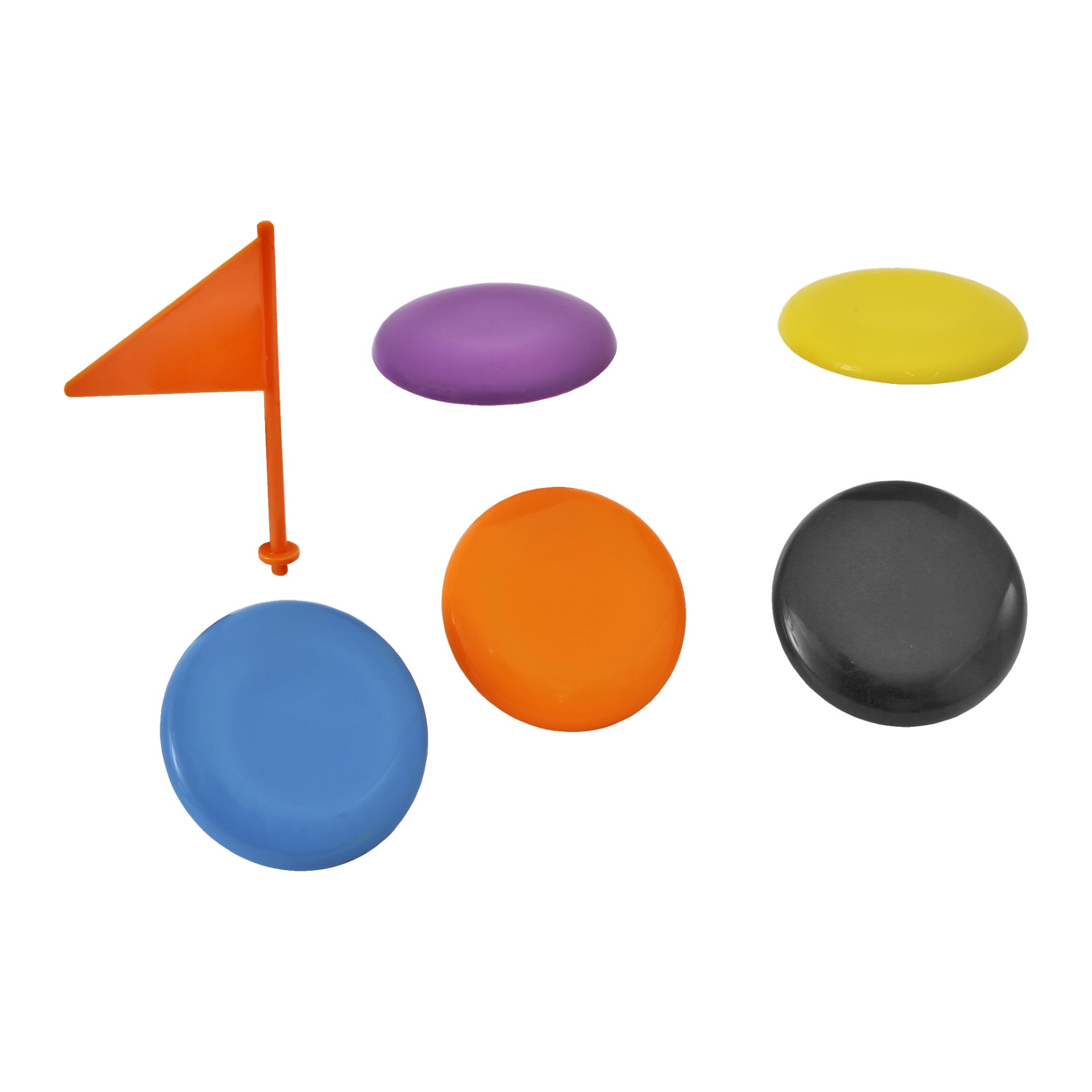 En liten orange plastflagga från Kayoba Disc golf-set Mini står upprätt bredvid fem platta, runda skivor i lila, gult, blått, orange och svart.