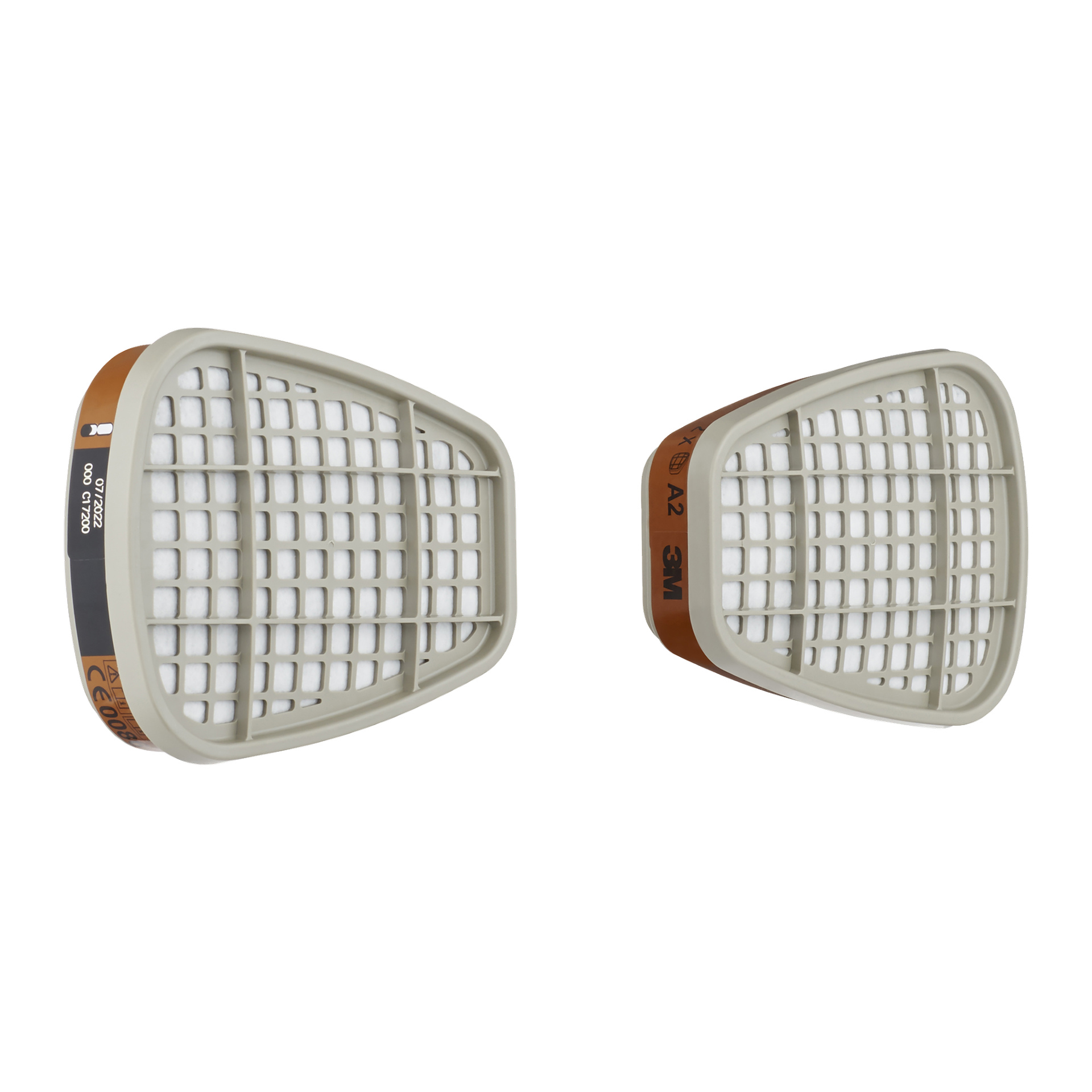Två identiska 3M Replacement Filters 6055, beige och orange med ett rutnätsliknande frontmönster, visas ur två separata perspektiv.