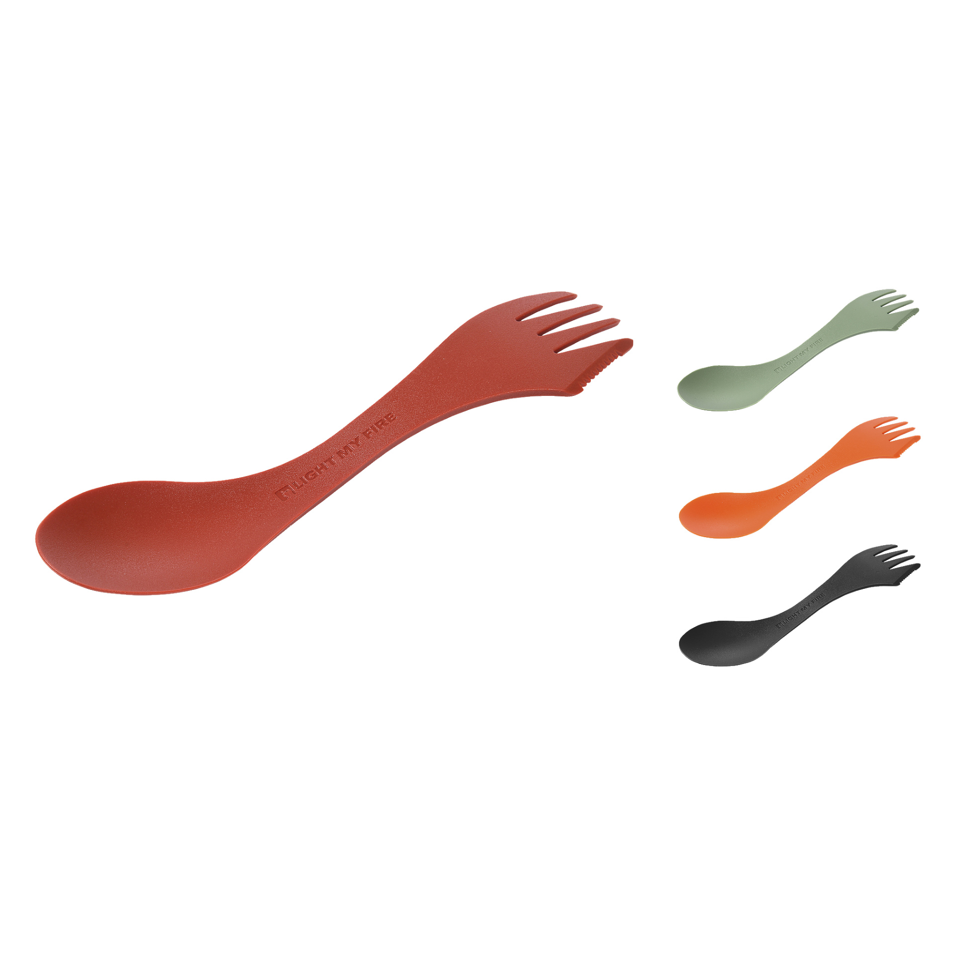 Fire plast Light My Fire Sporks i rødt, grønt, oransje og svart vises. Hvert redskap har en skje i den ene enden og en gaffel i den andre. Den røde Sporken har "Light My Fire" preget på håndtaket.