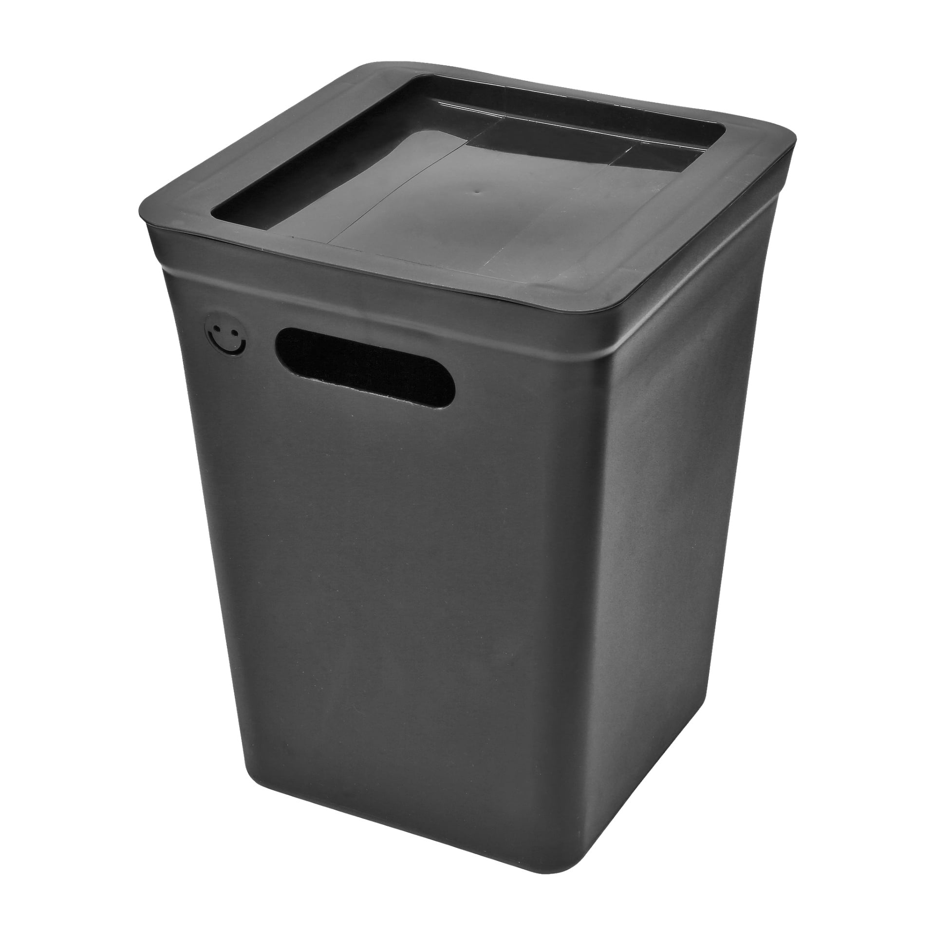 Hard Head Recycling-behållaren är en svart rektangulär plastbehållare med ett lätt infällt lock och ett smalt handtag på ena sidan. Det finns en liten cirkel i det övre hörnet, dekorerad med ett leende ansikte.