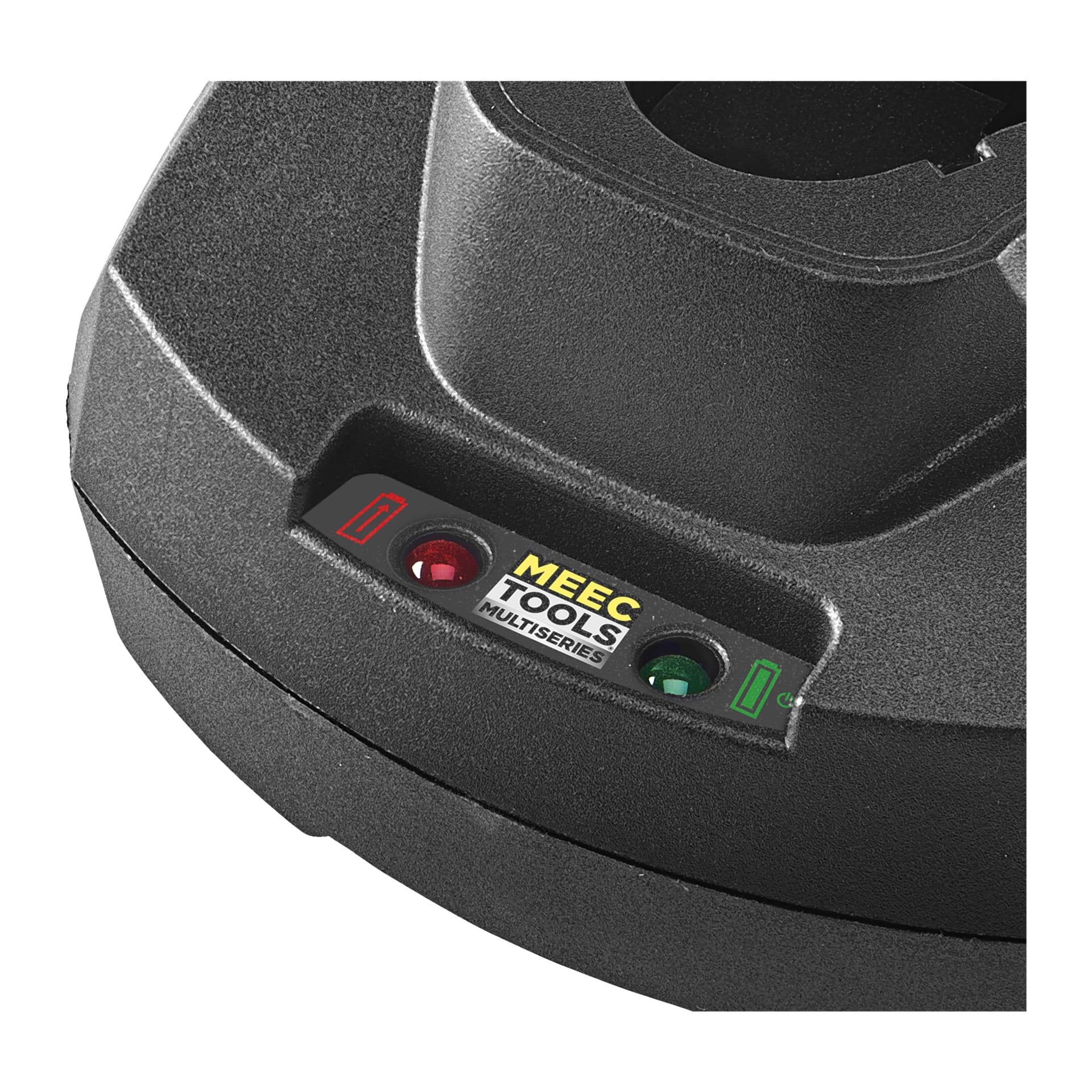 En närbild av en svart Meec Tools Multiseries 12V Quick-laddare visar två indikatorlampor: röd till vänster, grön till höger, med Meec Tools Multiseries-etiketten placerad mellan dem.