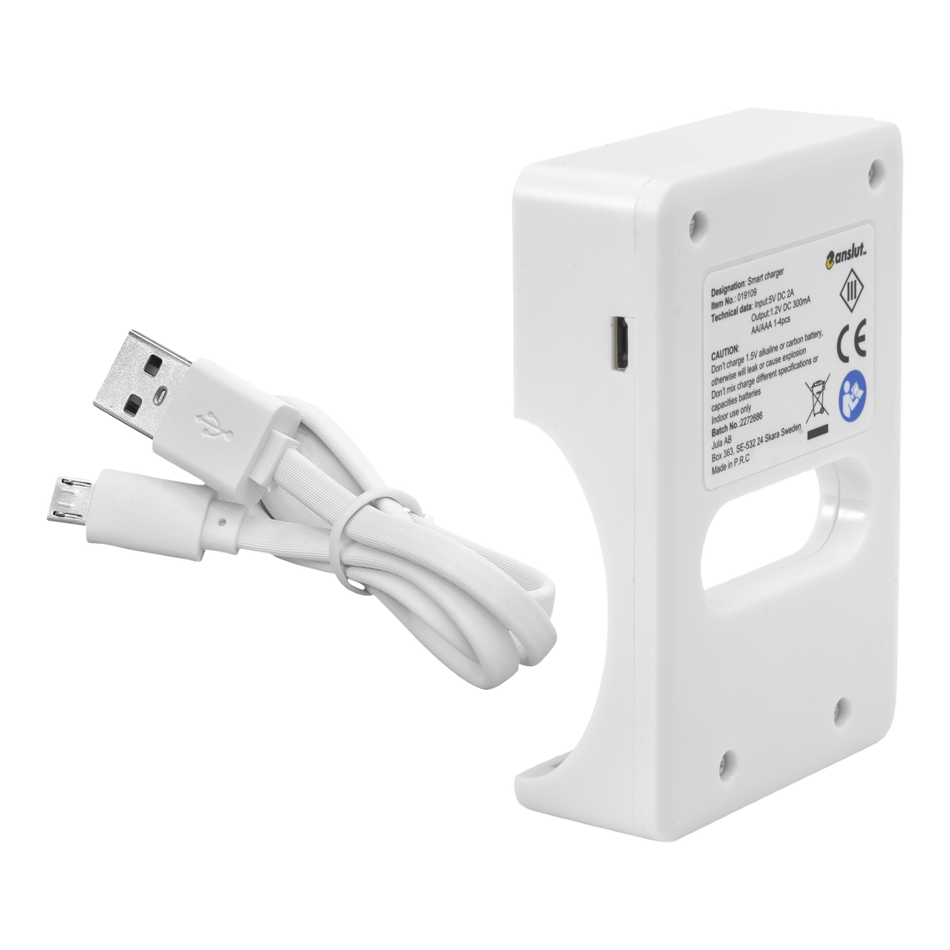 En vit Anslut USB-laddare för uppladdningsbara batterier, designad med rektangulär form och rundade hörn, inkluderar en plats och en synlig etikett. Den visas bredvid en matchande USB-till-micro-USB-laddningskabel. Laddaren har sidoportar för anslutningar.