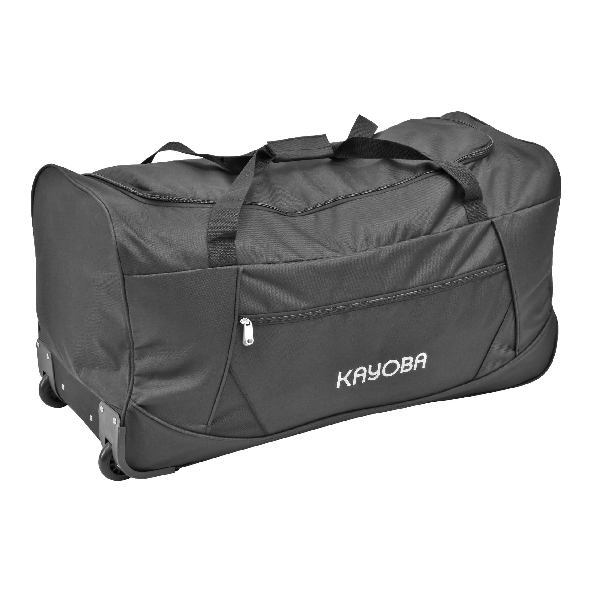 En romslig svart Kayoba sportsbag med både hjul og håndtak er utstilt. Den har en glidelåslomme foran og merkenavnet Kayoba trykt med store hvite bokstaver langs den ene siden.