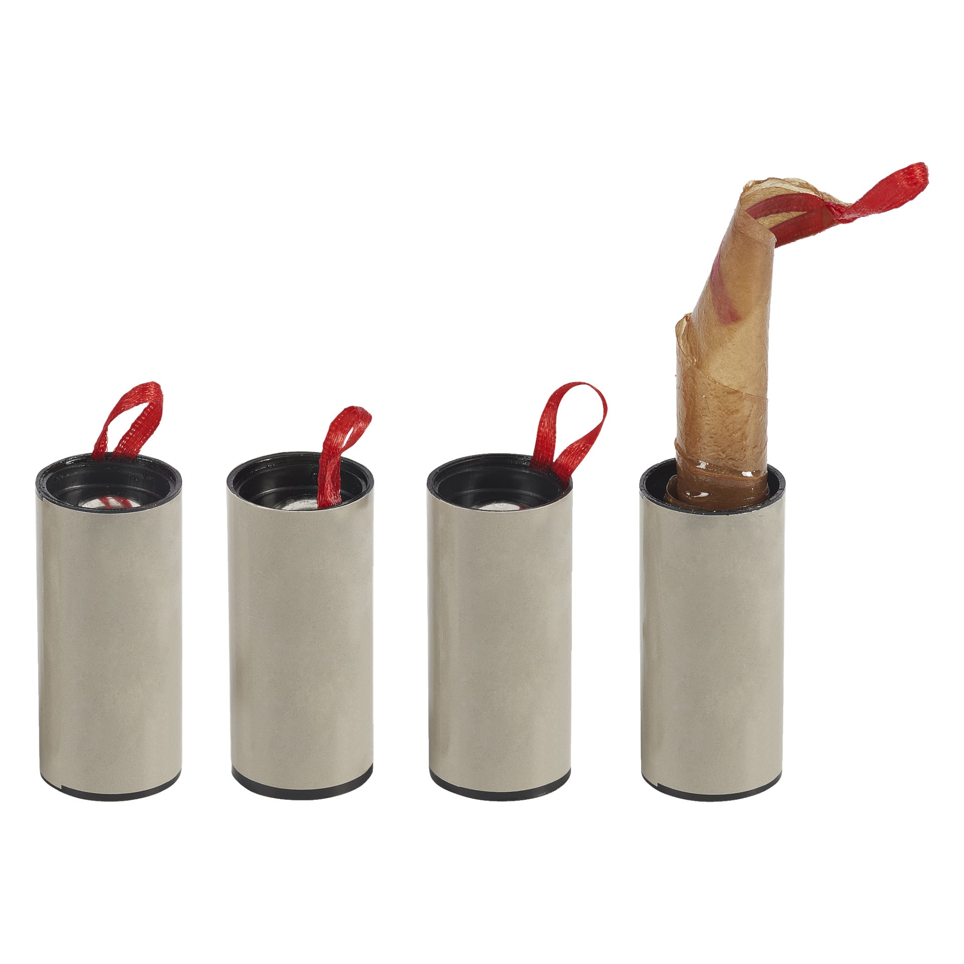 Neljä Flypaper 4 pack by Hard Head -pakettia on rivissä; viimeinen on osittain auki ja näkyvissä konfetti, kun taas loput ovat avaamattomia ja niissä on punaiset vetoläpät.