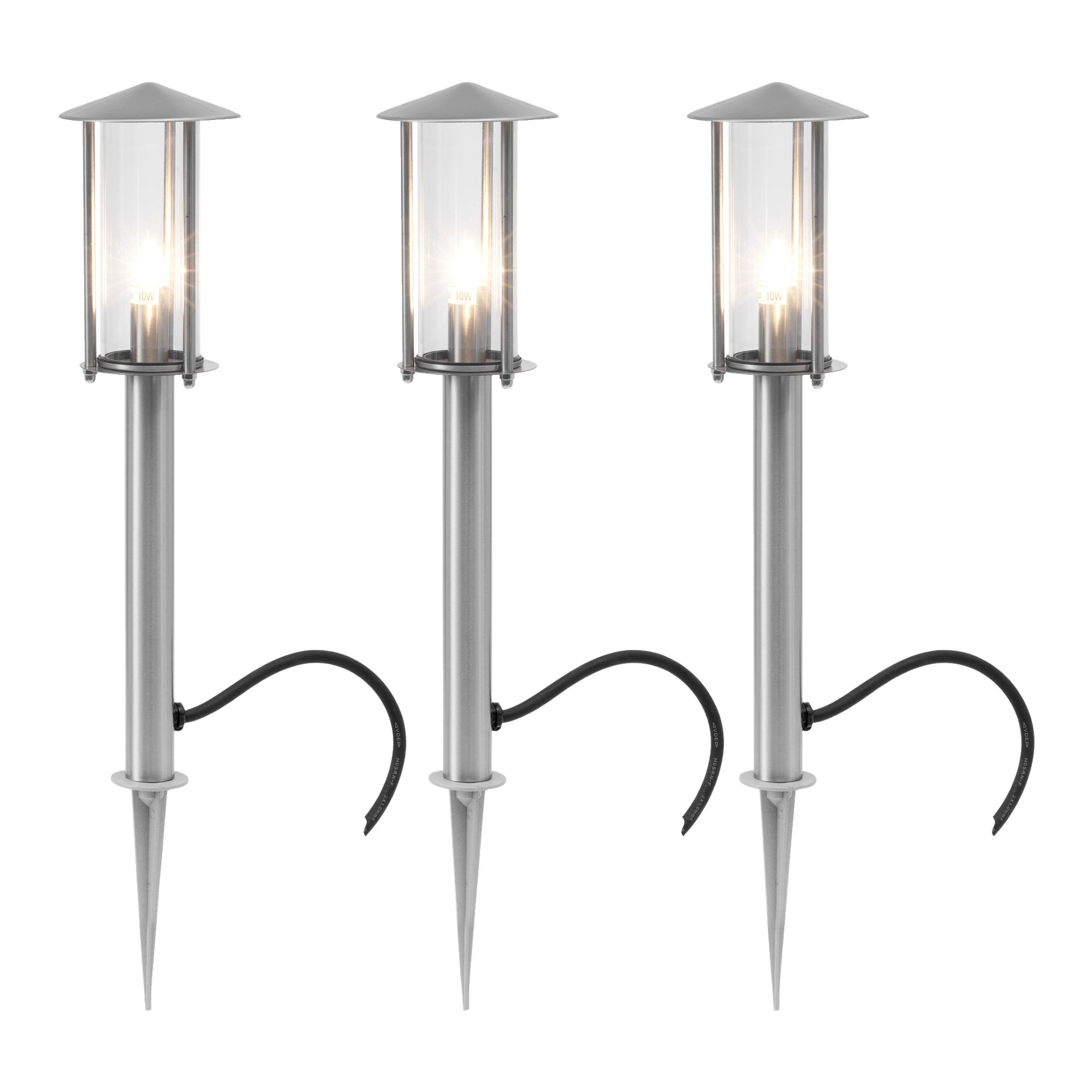 Set med tre Anslut Garden Lighting-pållyktor, var och en med en silverfärgad exteriör, transparenta cylindriska lock, spetsiga socklar för enkel placering i marken, synliga inre lampor och svarta anslutningstrådar som sticker ut från varje lampa.