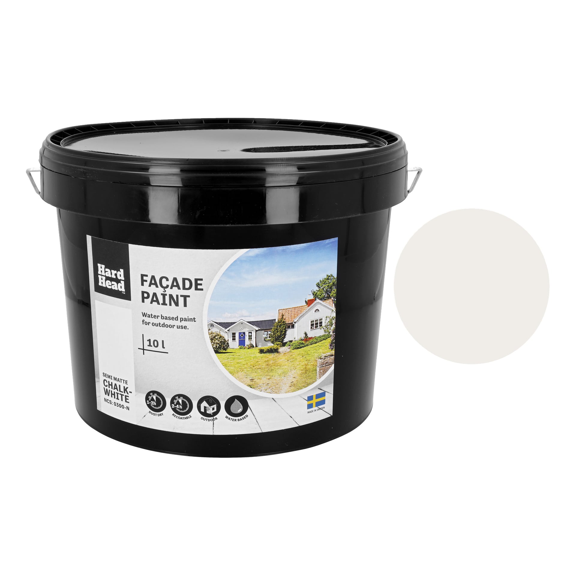 Musta 10-litrainen muoviämpäri, jossa on Hard Headin Façade paint -merkintä ja jossa on talokuva, on merkitty liituvalkoiseksi, ja ämpärin vieressä on näyte väristä.