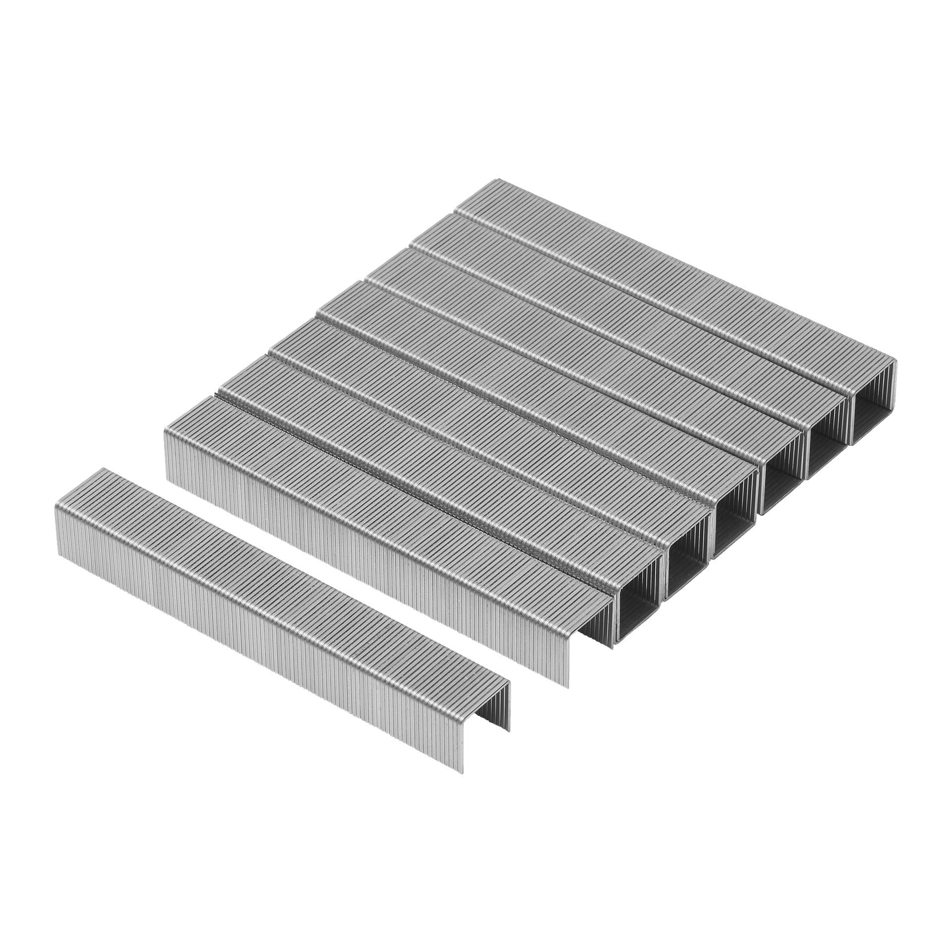 En närbild av flera rader av Meec Tools Staples 1250-pack, med häftklamrarna ordnade i prydliga staplar och två rader placerade något från huvudgruppen.