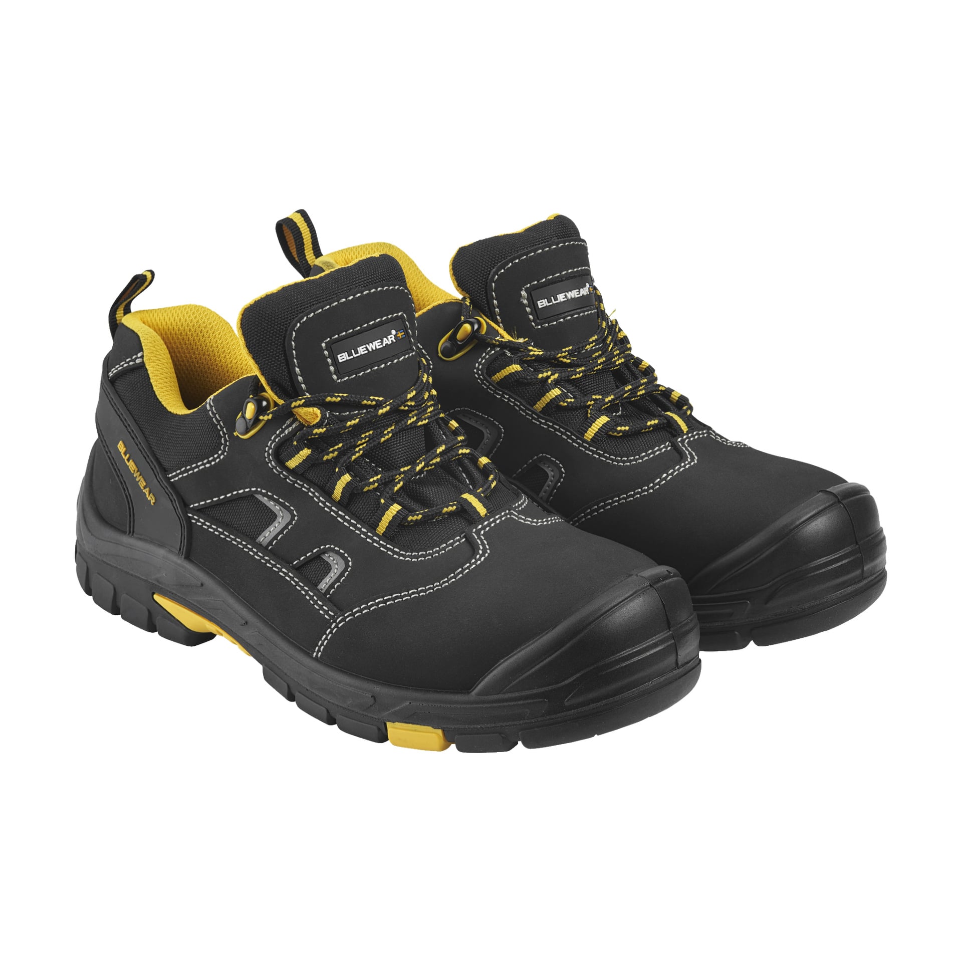 Para butów Bluewear Safety Boston w kolorze czarno-żółtym, zaprojektowanych z wzmocnionymi palcami, grubymi podeszwami, jaskrawo żółtą wewnętrzną podszewką i wyraźnym białym przeszyciem. Oba buty są pokazane obok siebie.