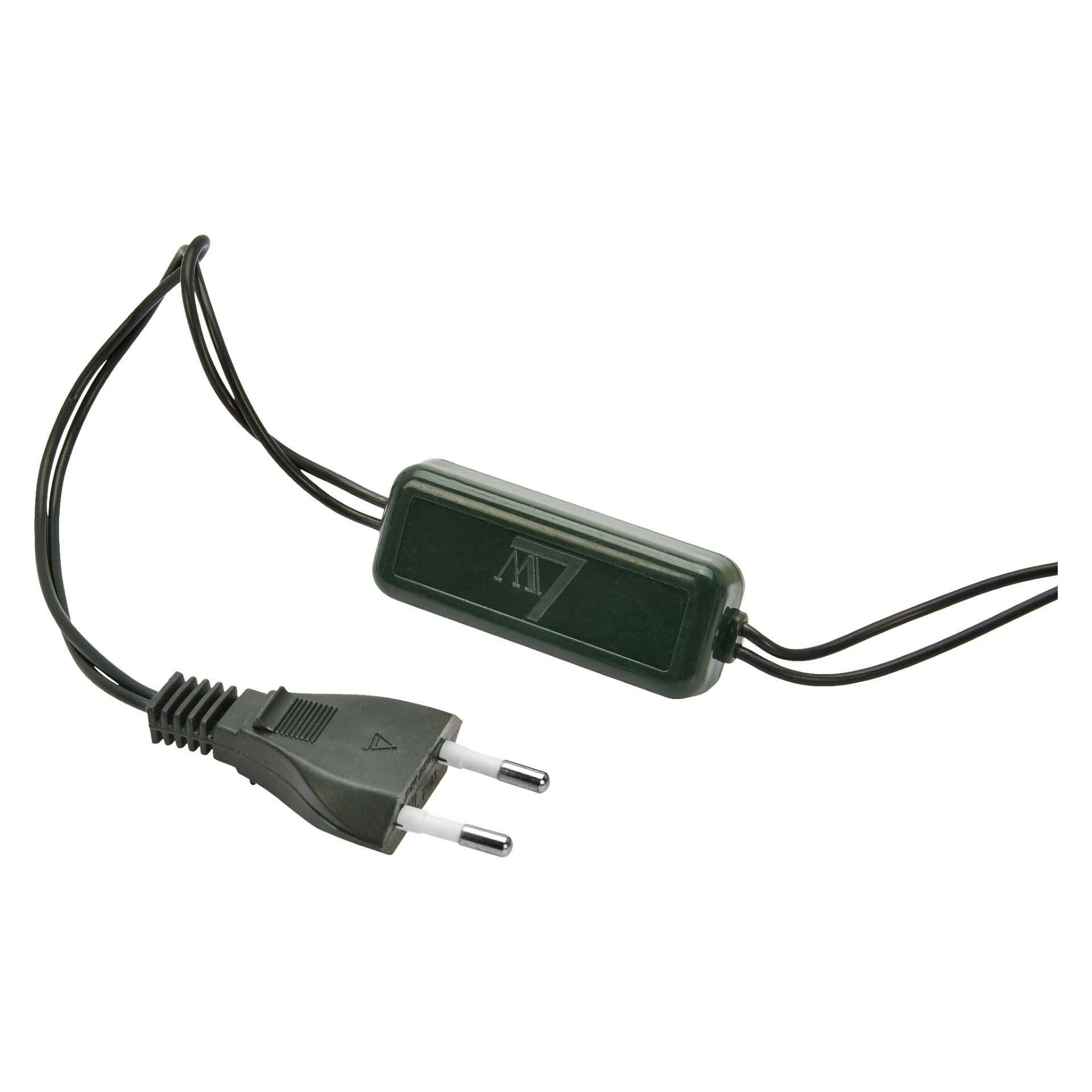 En svart kabel designad för EKVIP LED-julgransbelysning inkluderar en europeisk tvåpolig kontakt och en rektangulär inline-brytare eller adapter märkt med en triangulär logotyp med bokstaven M.