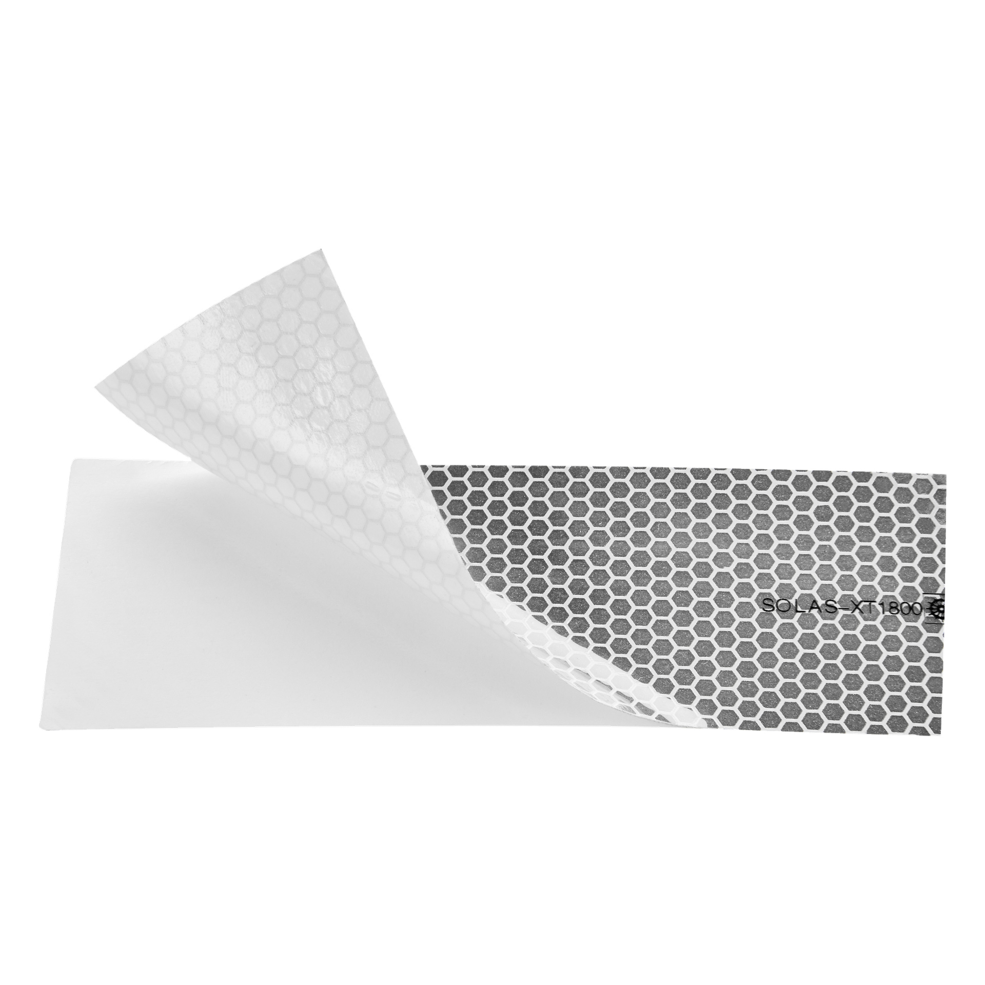 En rull med Hard Head Reflectable-tape med et sekskantet mønster og merkingen SOLAS-T-1800-E er delvis trukket tilbake for å vise den klebrige undersiden.