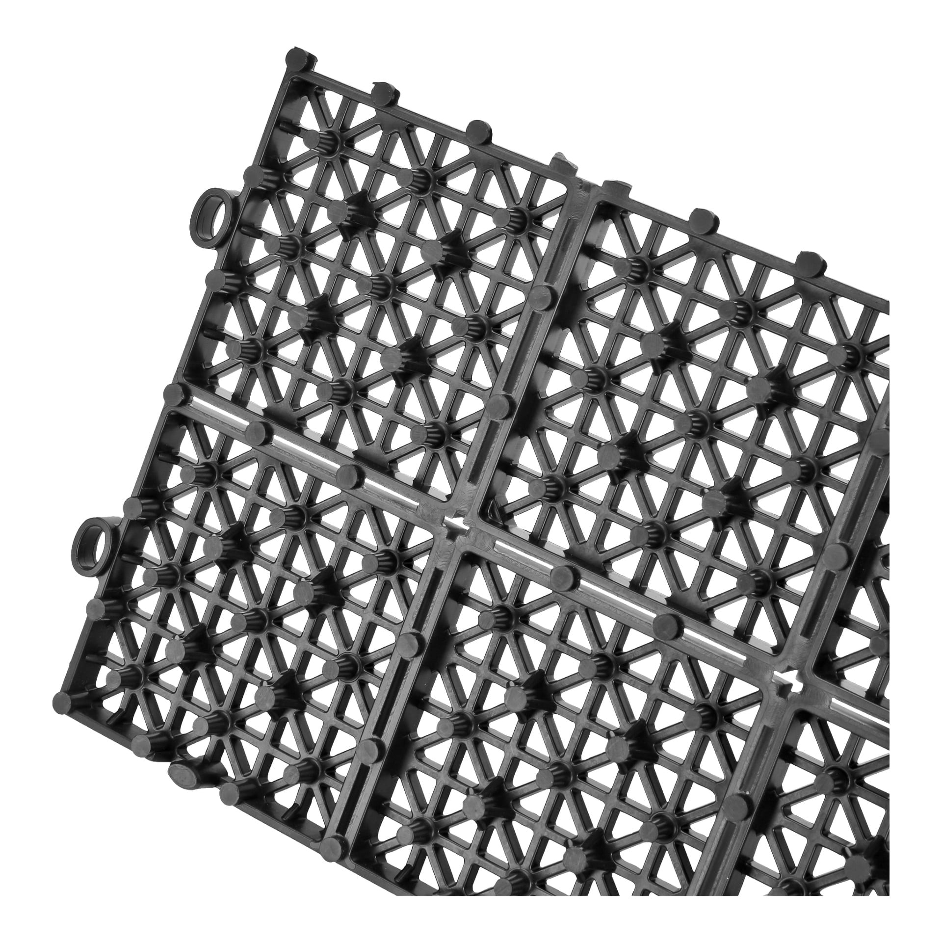 Hard Head Floor-plattor 11-pack visas i vinkel, med svarta plastrutnätspaneler med geometrisk gallerdesign och sammanlänkade kanter. Varje platta har cirkulära kopplingar på sidorna för enkel anslutning till andra paneler.