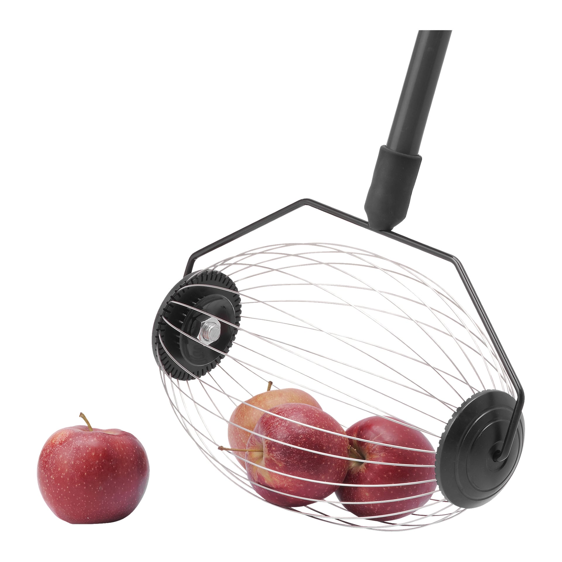 En Hard Head-fruktplockare på hjul bär tre röda äpplen i sin trådkorg, med ett annat äpple liggande på marken i närheten.