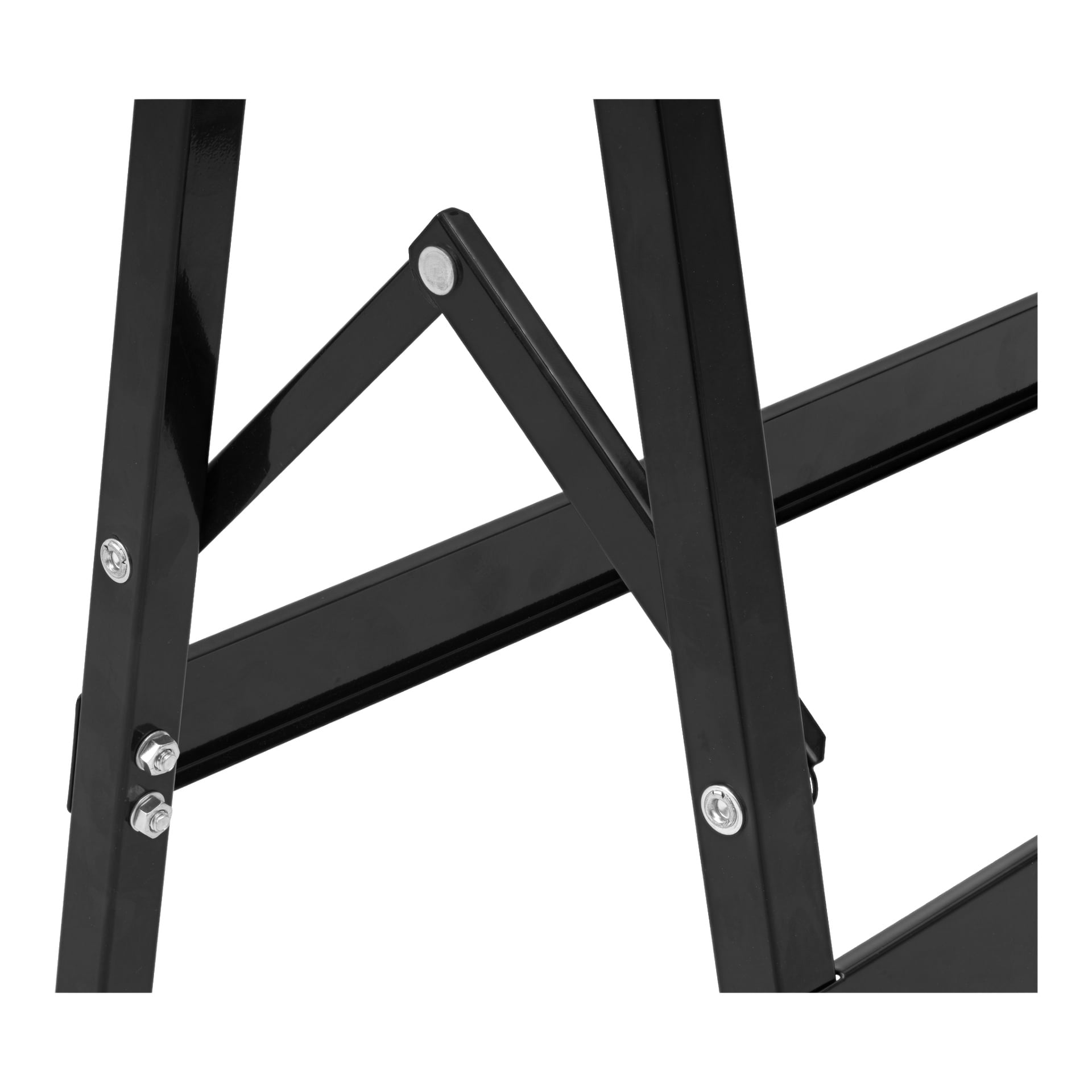 Detaljerad närbild av Hard Head Work trestles svarta metallram och stödstång, med fokus på bultarna och lederna där de ansluts.