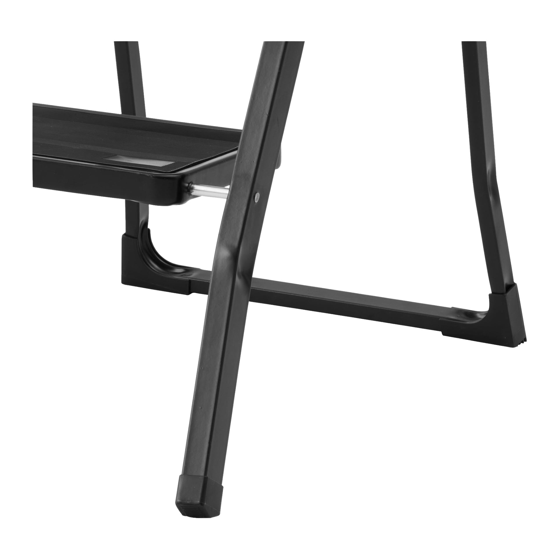 Närbild på de svarta metallbenen och nedre steget på Hard Head Folding Step Stool.