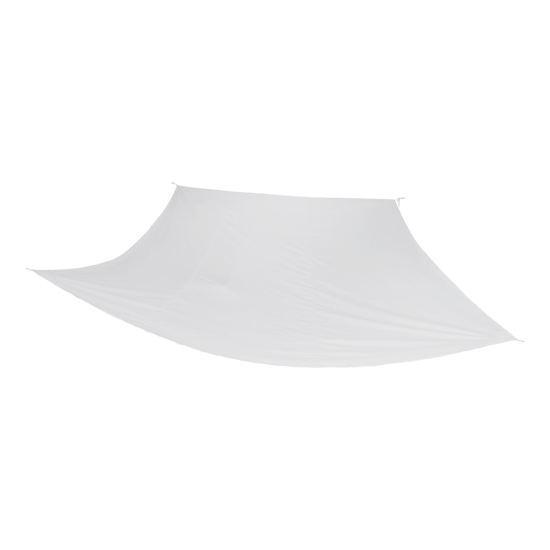 Ett stort, rektangulärt vitt EKVIP Sun Sail är spänt mellan fyra punkter, med tyget spänt men mjukt böjt och draperat i vissa sektioner.