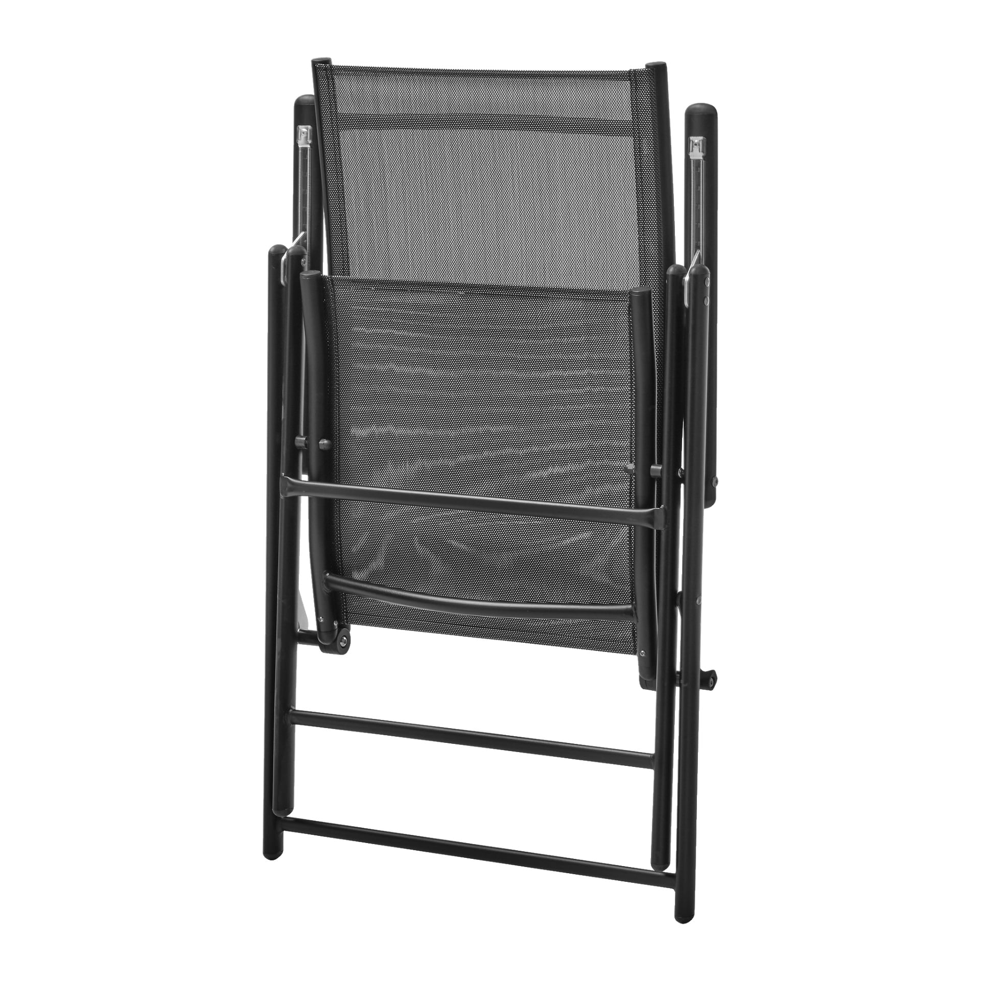En fällbar EKVAP justerbar stol av svart metall med nätsits och ryggstöd.
