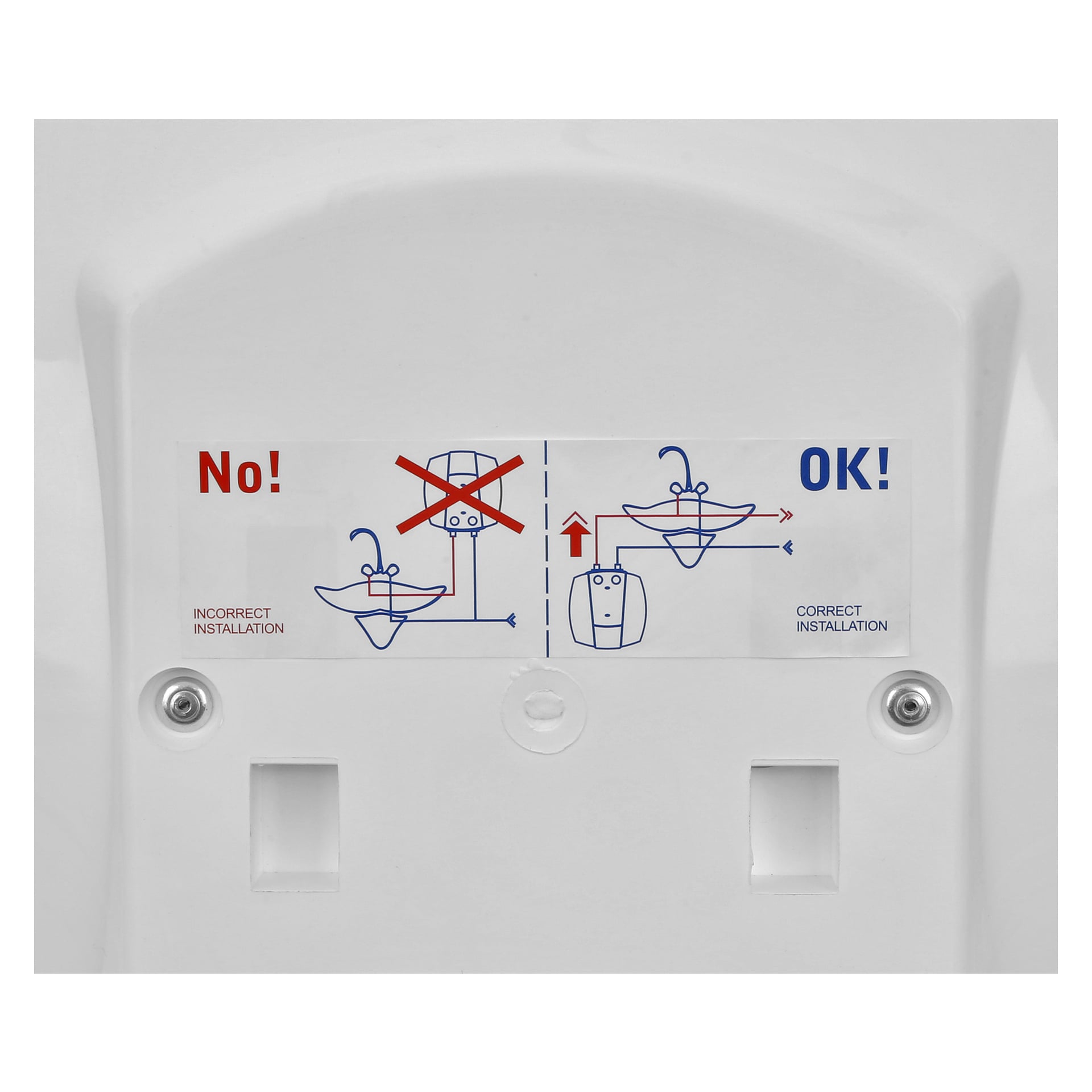 Instruktionsetikett med "Nej!" i rött för att markera felaktig installation och "OK!" i blått för korrekt, med diagram över Hard Head-varmvattenberedaren placerad ovanför en diskho för att visa rätt och fel sätt att installera den.