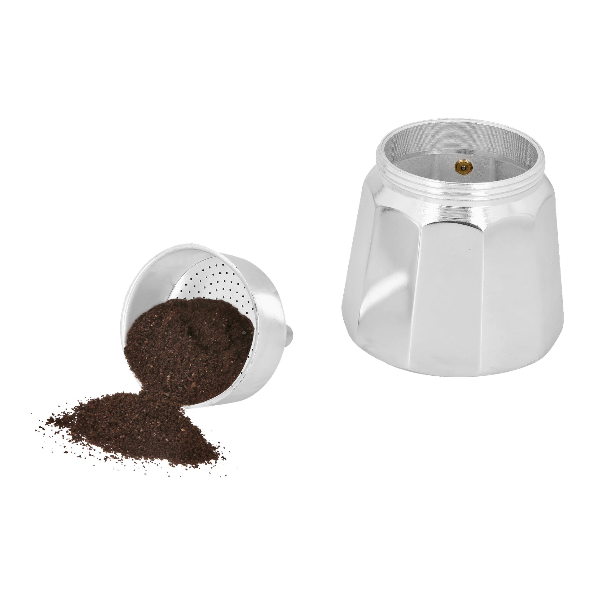 Menuett Moka-grytbasen är placerad till höger om dess trattfilter. Metallfiltret, som håller mörkt malet kaffe, är lutat så att lite kaffe rinner ut på ytan.