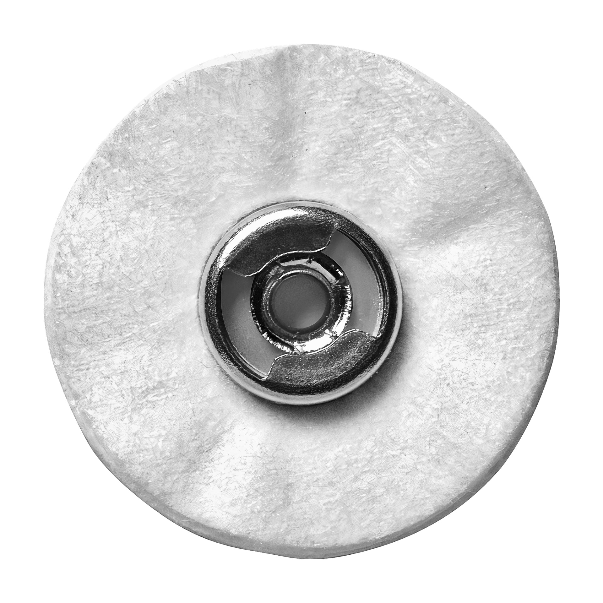 Dremel Poleringsskiva 423S är ett cirkulärt, platt, vitt verktyg med en metallisk snäppkontakt i mitten, sett uppifrån.