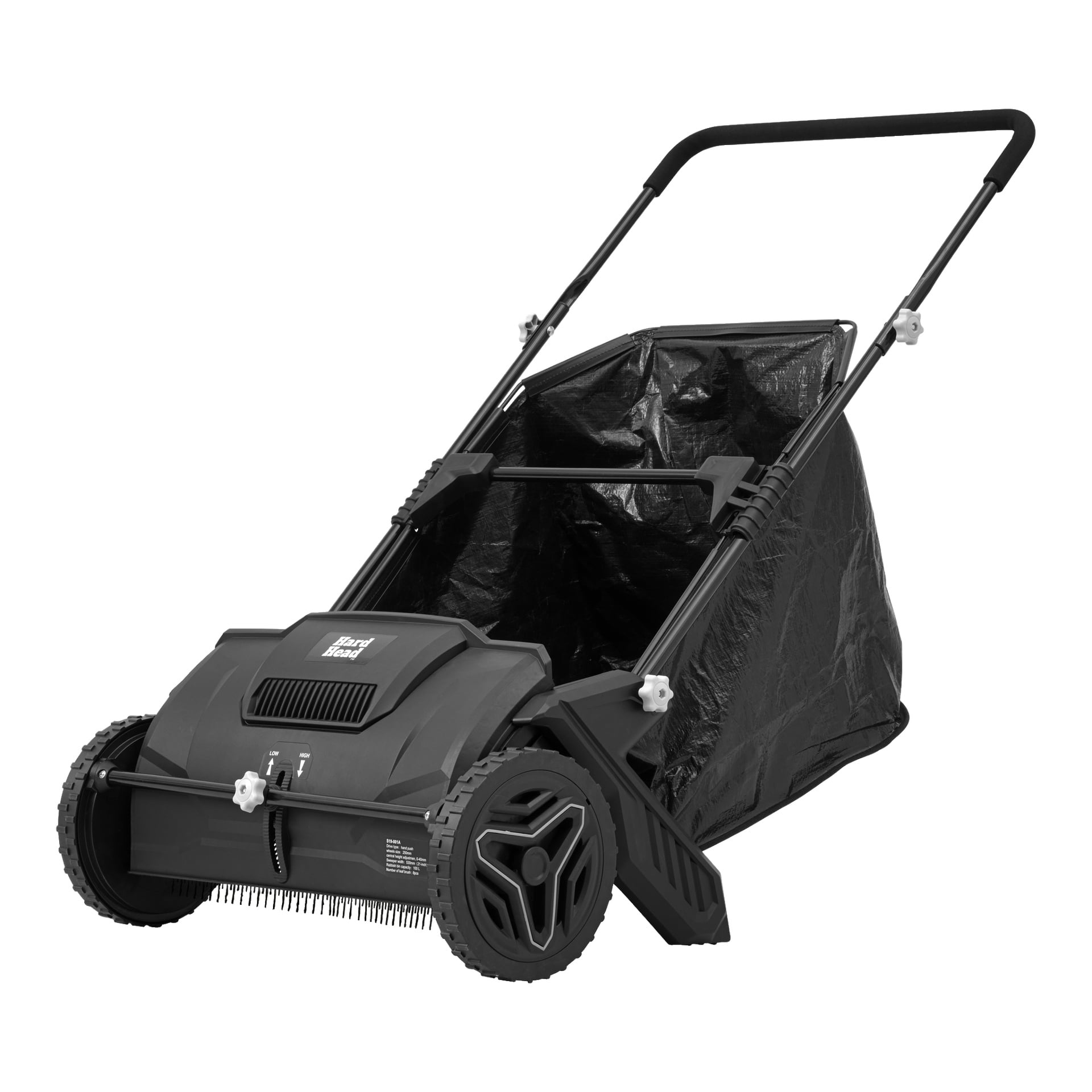 En svart Hard Head Leaf Collector grästädare med två rejäla hjul, ett ergonomiskt handtag och en insamlingsväska bak. Den främre borstmekanismen samlar effektivt upp skräp och dess lätta konstruktion gör den lämplig för gräsmattor i bostäder.