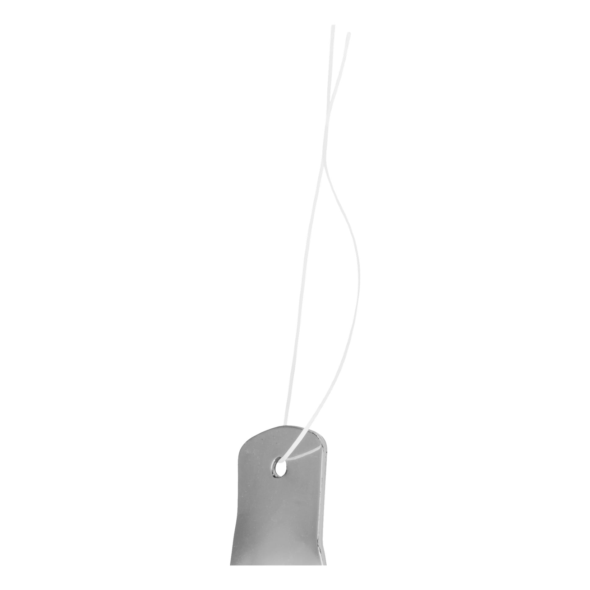 En närbild på en metallisk Hard Head Bird Deterrent-etikett med ett rundat hörn och ett hål, med en vit tråd trådad igenom.