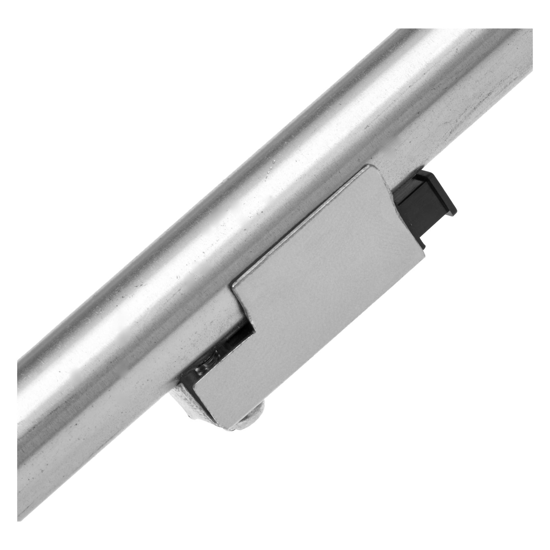 Närbild av Meec Tools Weed Burner med en silverfärgad metallstång, ett rektangulärt grått fäste och en svart komponent fäst med en silverbit.