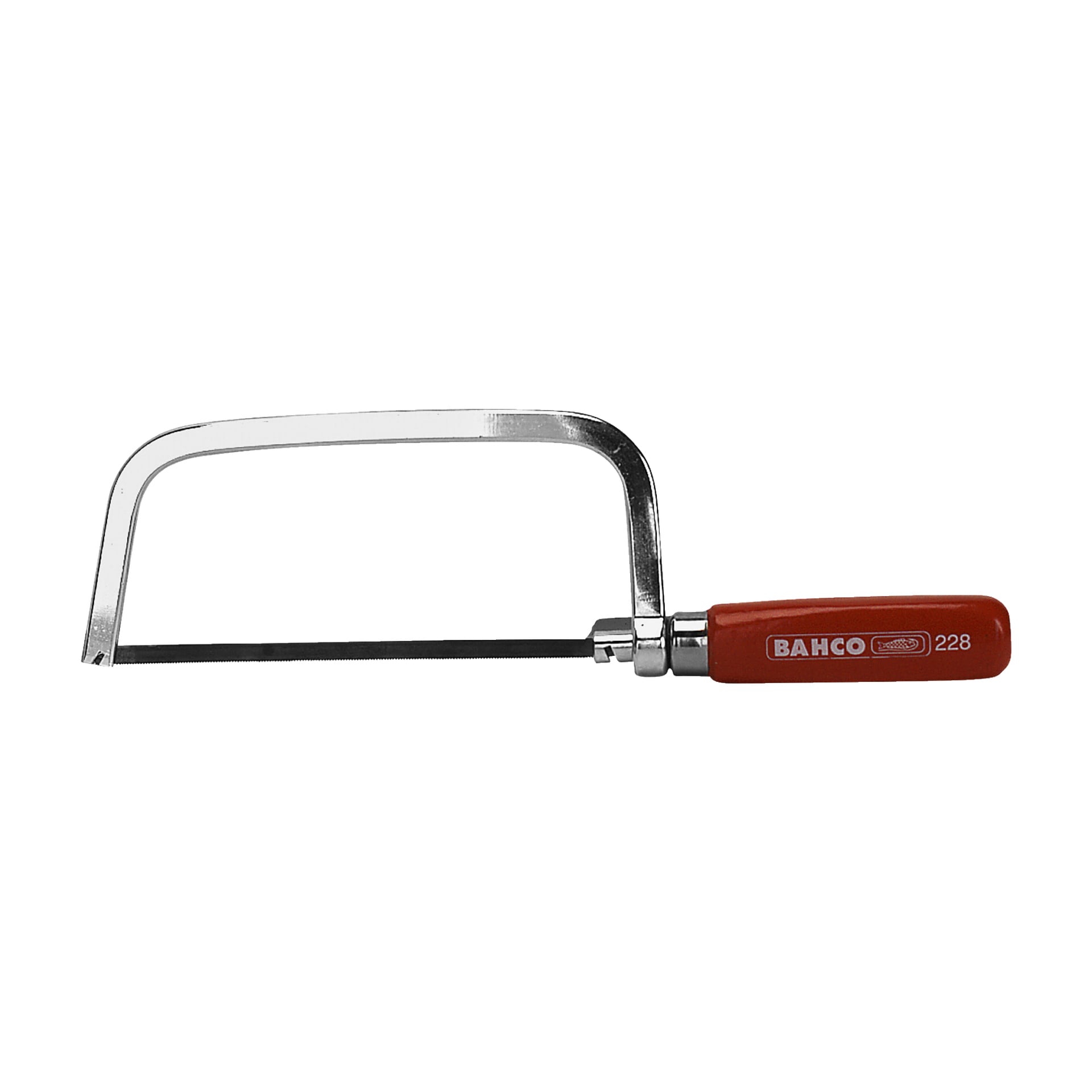 Bahco Mini bågfil 228 är ett litet verktyg med en robust metallram, ett smalt rakt blad och ett karakteristiskt rött handtag. Den är gjord för att skära genom metall eller plast.