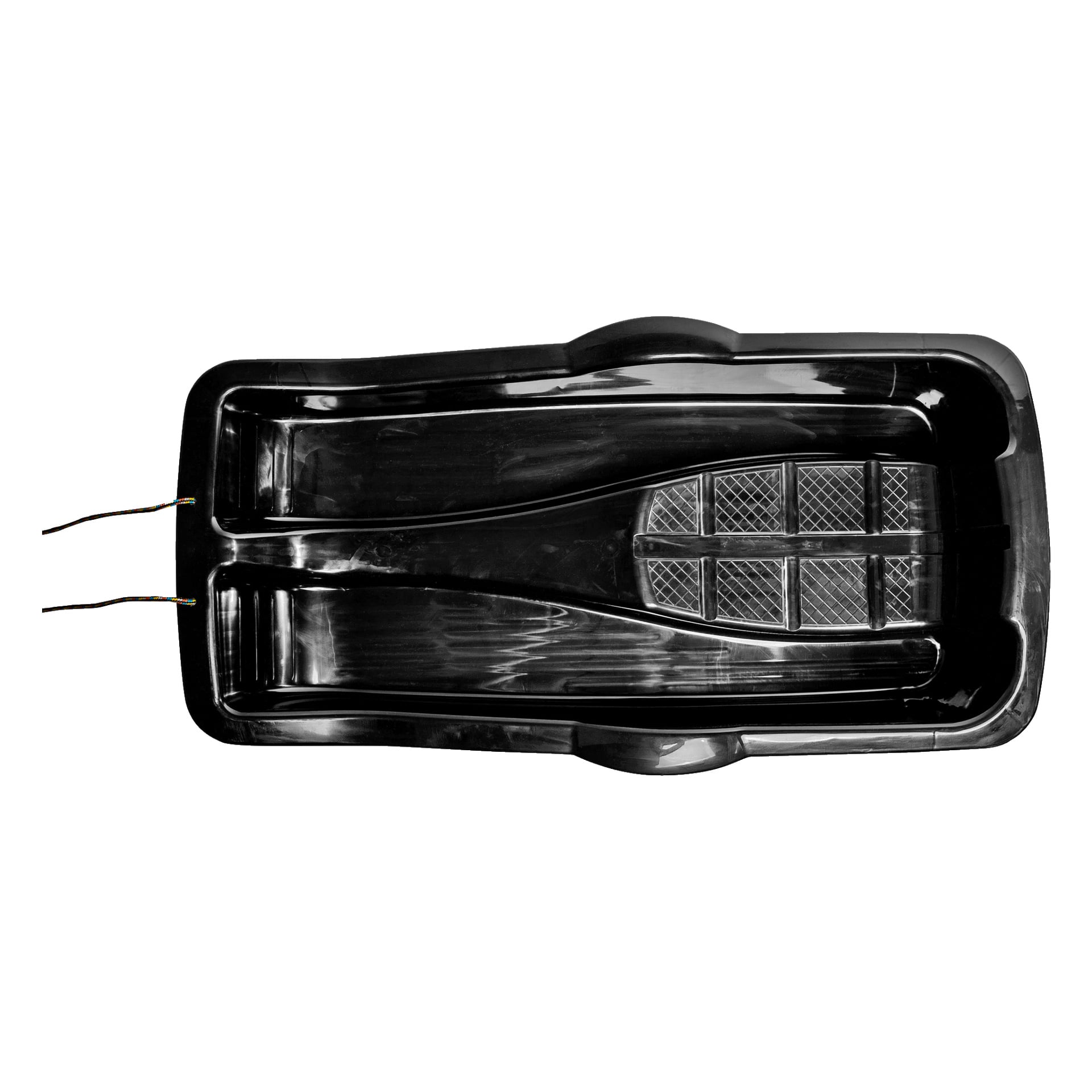 En svart plast Kayoba Sledge med en subtilt upphöjd sits och texturerade ytor för fötterna, sett uppifrån. Två rep är fästa framtill, designade för att dra eller styra.