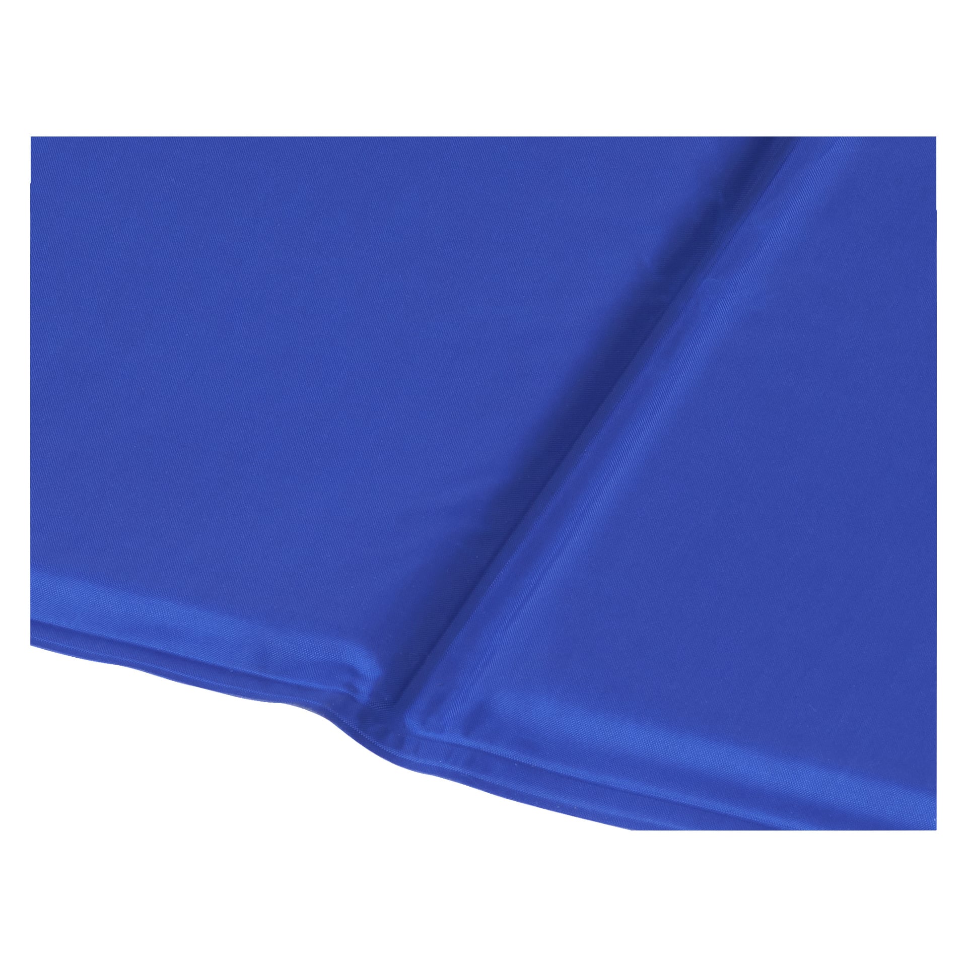 En närbild på Kayoba Cooling Pad for Dogs, som visar dess släta blå tyg och tydliga sömlinjer när den viks.