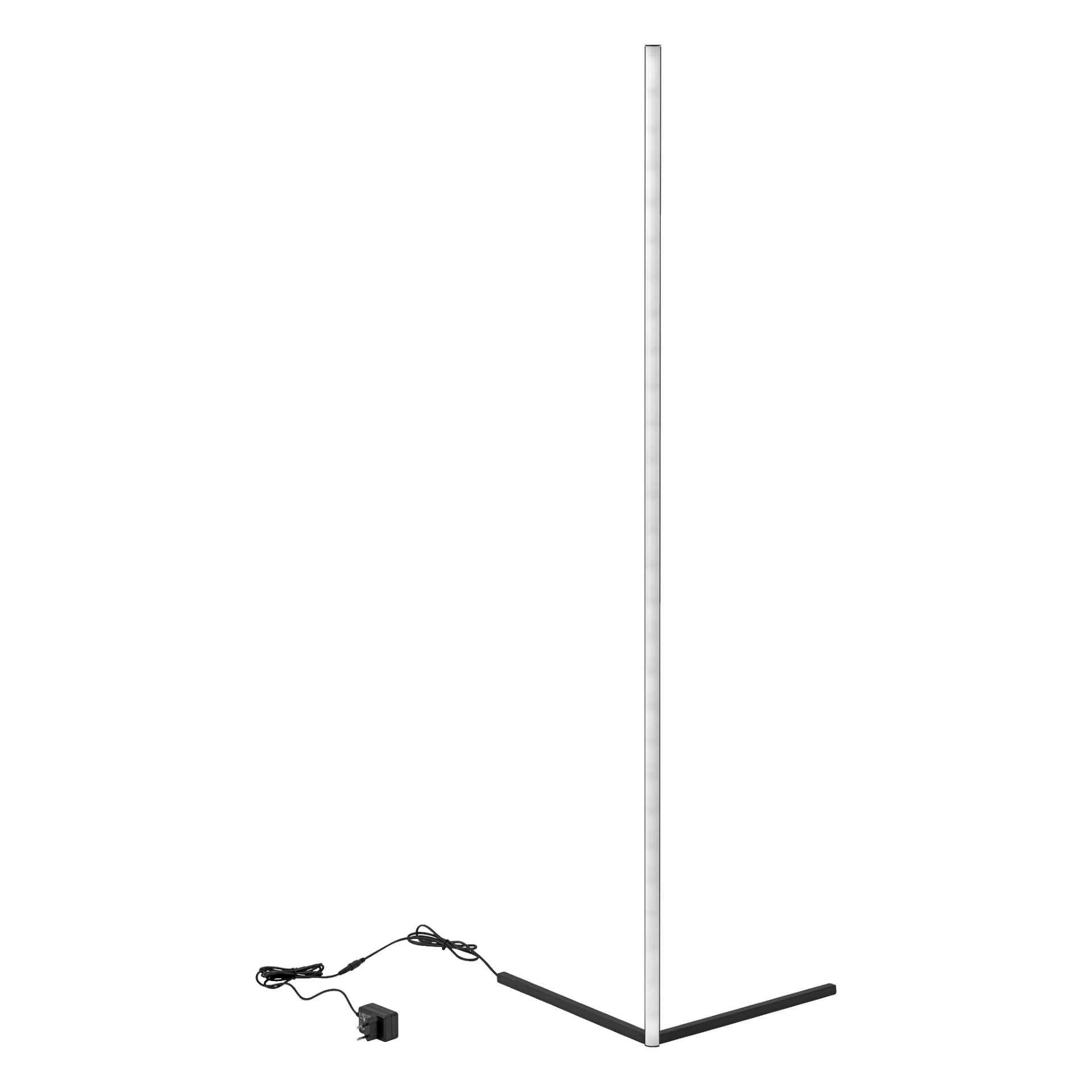 En slank, upprätt EKVIP Golvlampa LED med svart L-formad bas och en strömkabel som leder till en adapter placerad på marken i närheten.