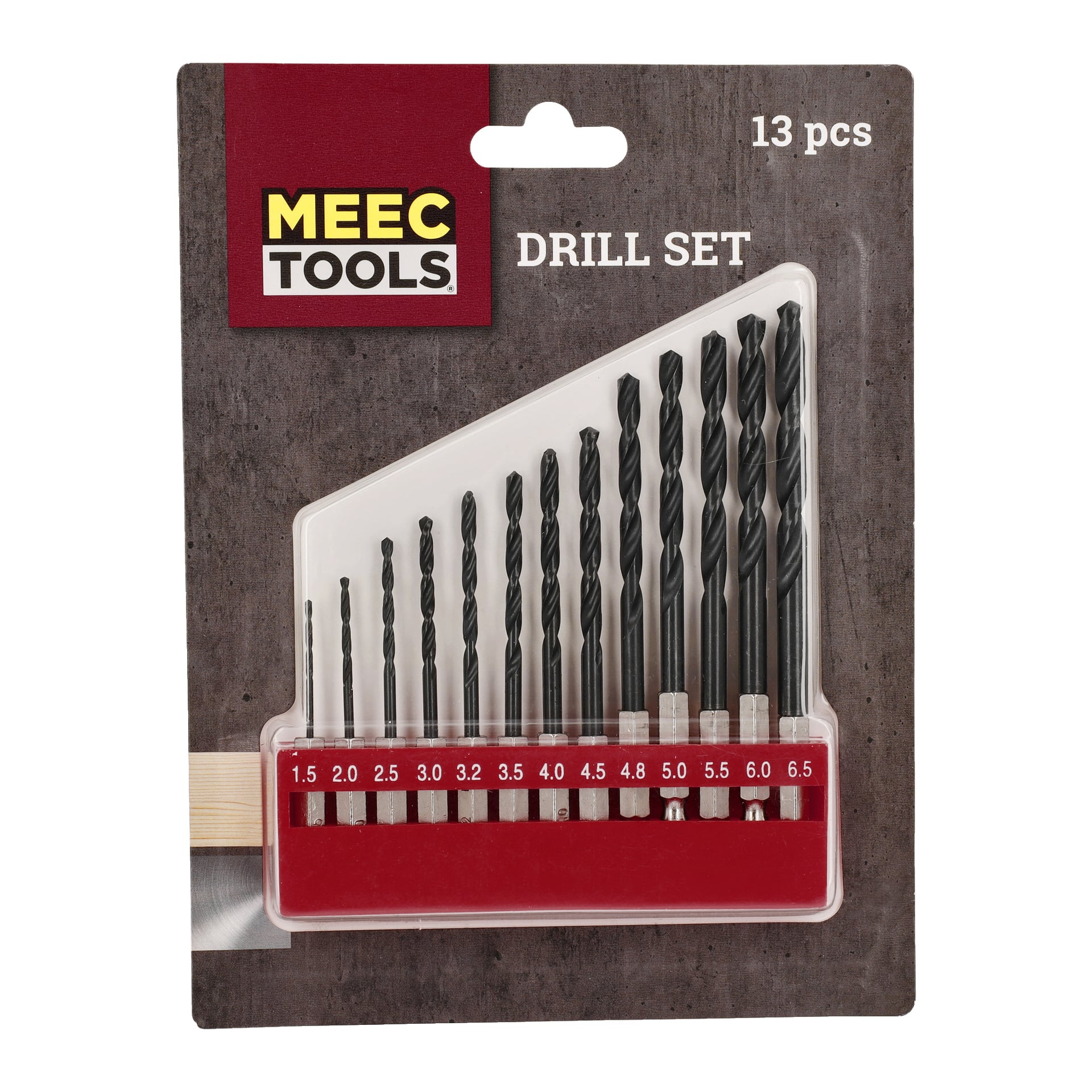 Ett trettondelat Meec Tools borrset ingår i paketet, med borrbor ordnade efter storlek från 1,5 till 6,5 mm i en röd hållare, där varje borr är markerad med sin storlek under.