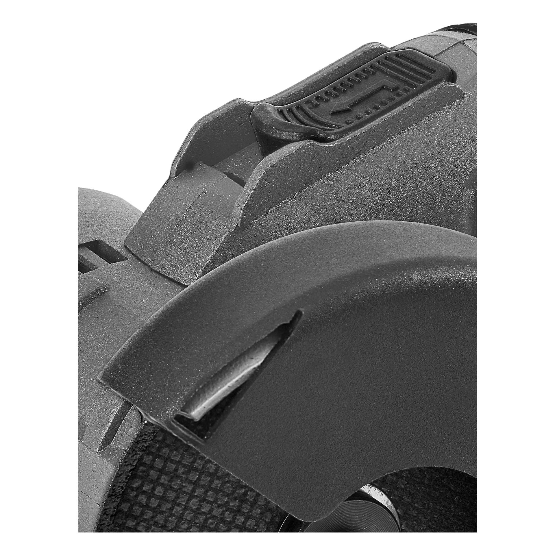 Detaljerad närbild av Meec Tools Multiseries 12 V Compact-vinkelslipmaskinen i svart och grått, med texturhandtag, glidande strömbrytare och en skyddsskydd som skyddar delar av det cirkulära bladet för att framhäva verktygets ergonomiska design och skyddande element.