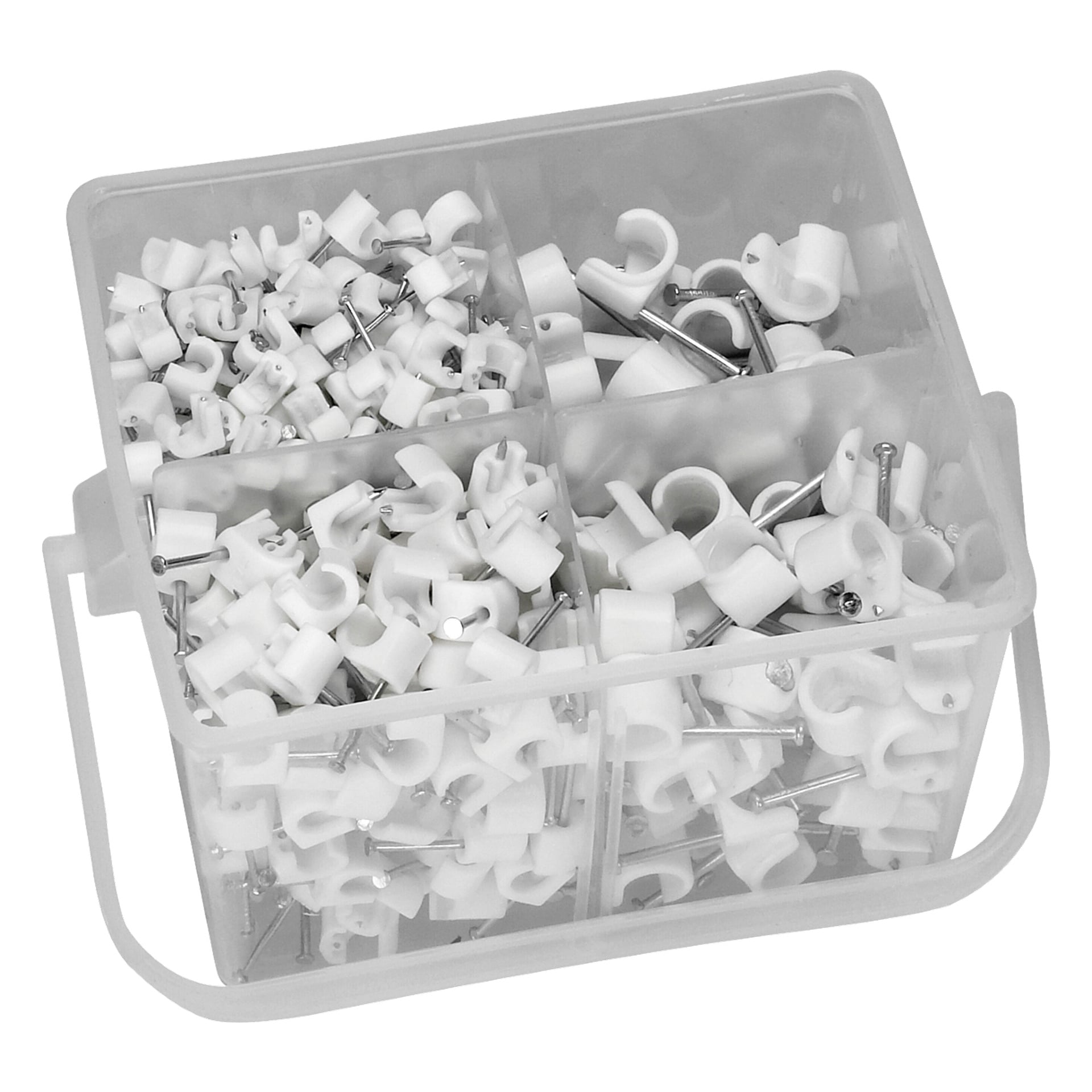 En genomskinlig plastlåda med handtag innehåller Anslut Clip Set, inklusive 485 olika vita vajerklämmor med metallspikar i olika storlekar, organiserade i fyra separata fack.
