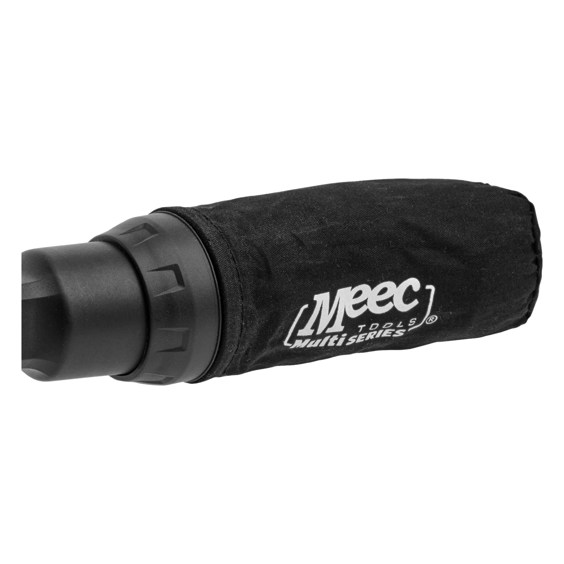 Närbild på det svarta handtaget på Eccentric-slipen OS-18V HOME 500, med en del av det inlindat i ett svart tyghylsa med texten "Meec Tools Multiseries" i vitt. Det texturerade greppet och varumärkeslogotypen är tydligt synliga.