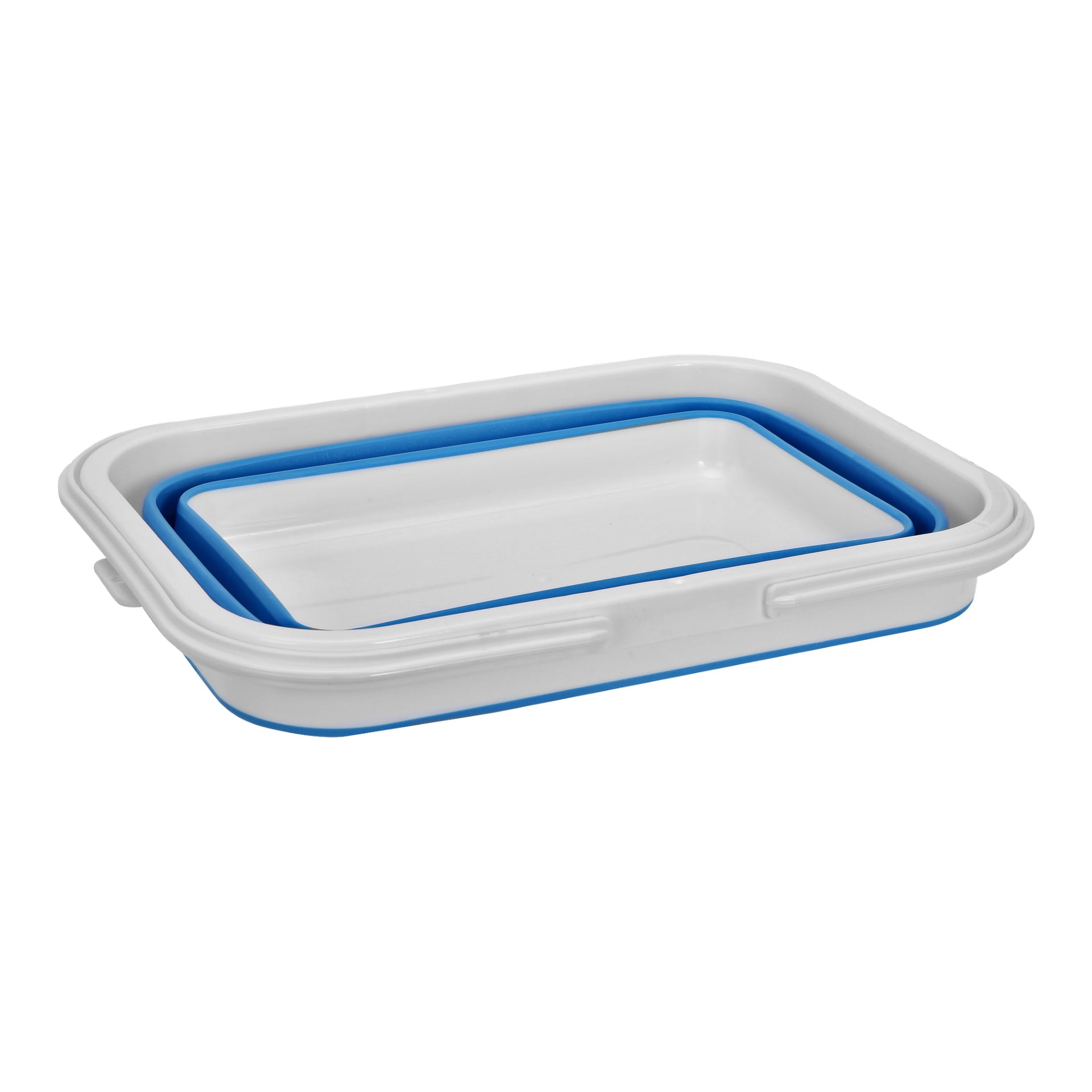 En delvis komprimerad fällbar korg från Kayoba syns, med vita plastsidor accentuerade med blå kanter. Korgen ser tom ut.