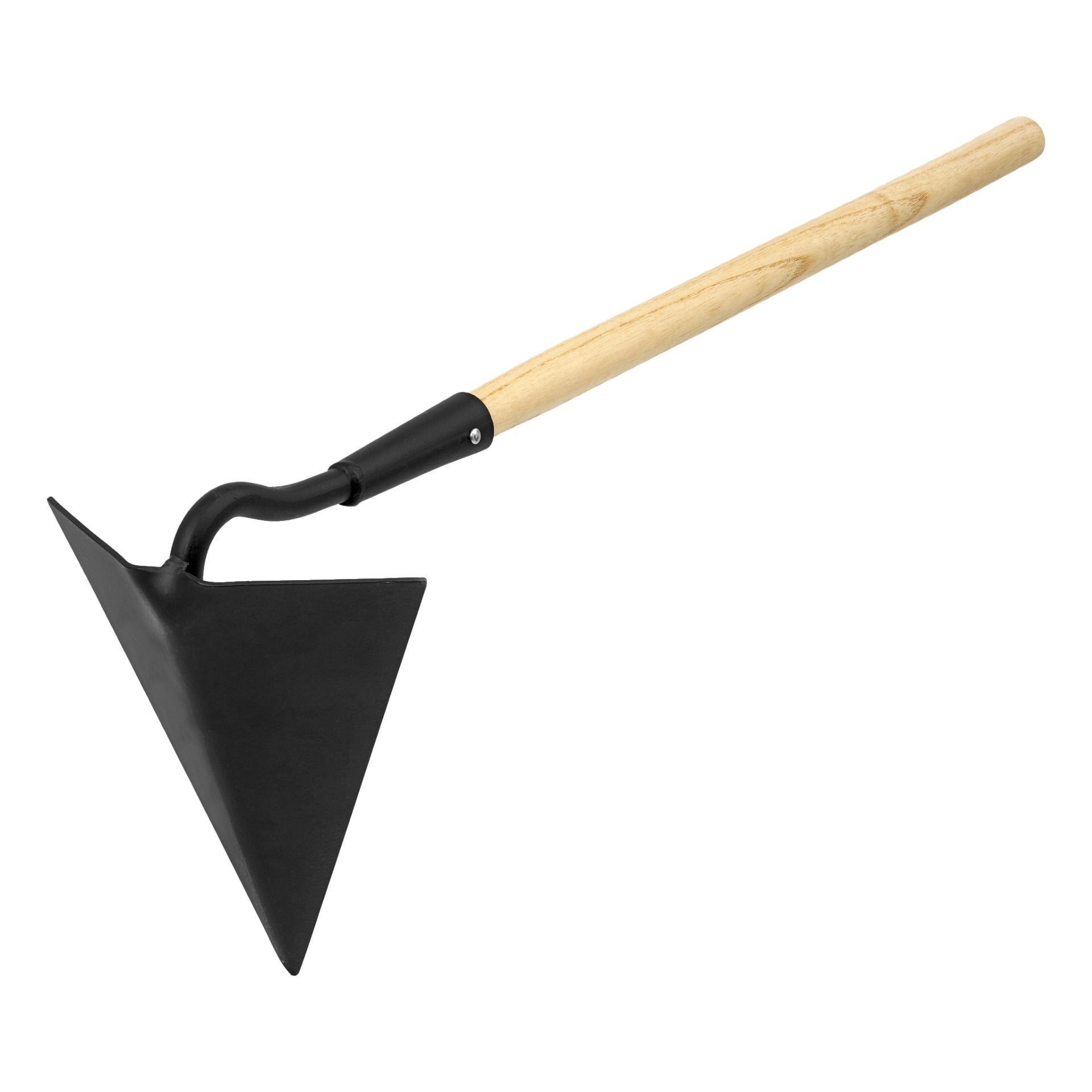 Hard Head Potatishackan har ett triangulärt svart metallblad och ett solidt trähandtag, perfekt för att gräva eller bearbeta jord. Verktyget är placerat diagonalt.
