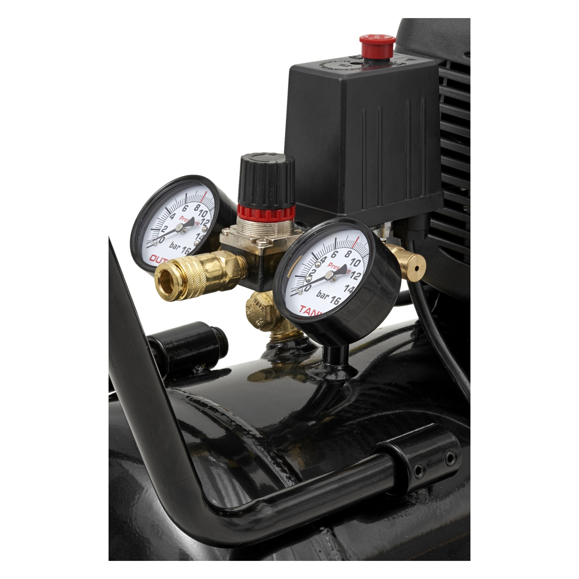 Detaljerad vy av Stanley Fatmax Compressor D 211/8/50S FATMAX, med framhävning av dess dubbla tryckmätare, röda justeringsratt, messingskontakter samt sektioner av den svarta tanken och handtaget.
