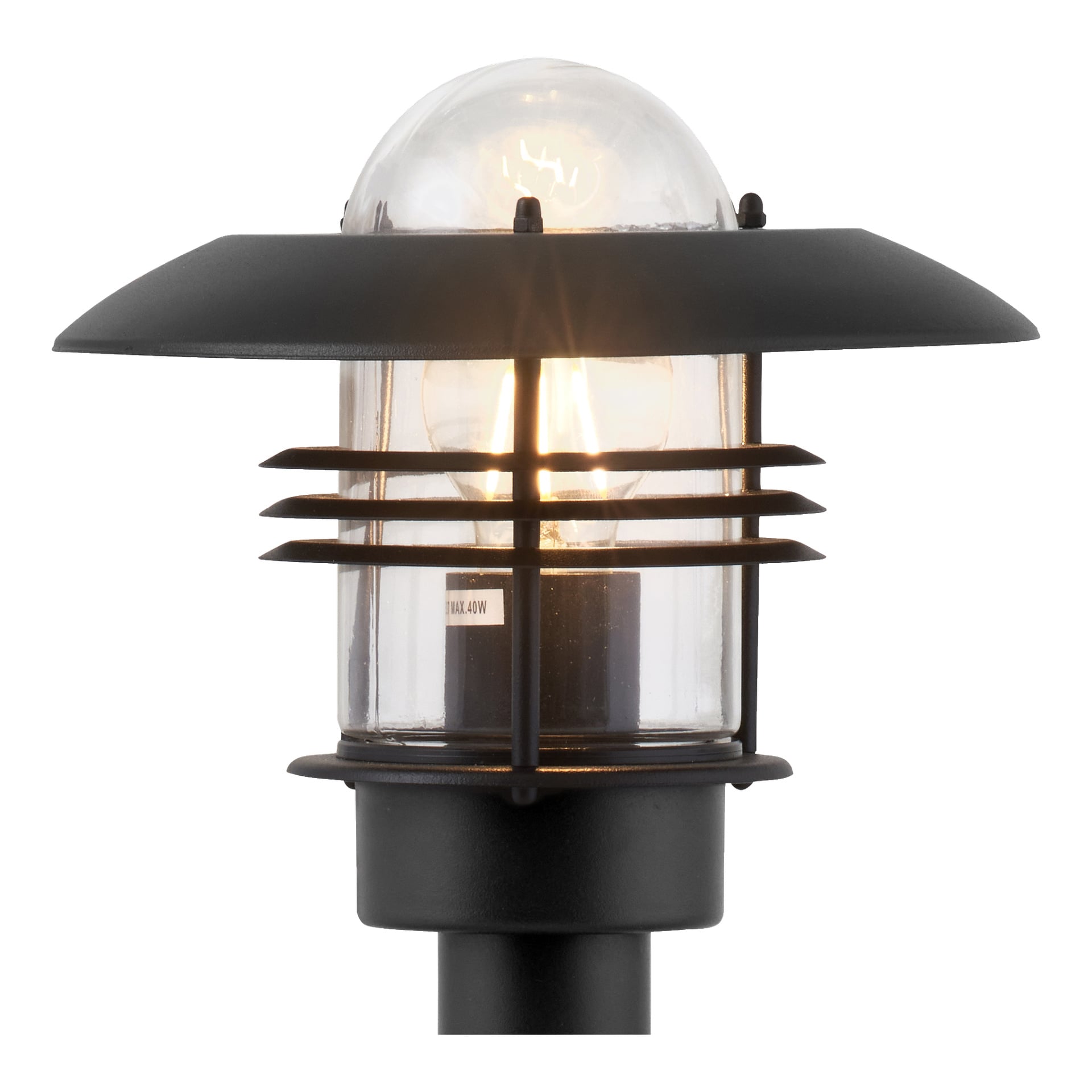 EKVIP Lampstolpe med svart metallram, klar glaskupol med en synlig tänd lampa, horisontella ribbor som slingrar sig runt glaset och avslutas med en bred, platt metalltopp.
