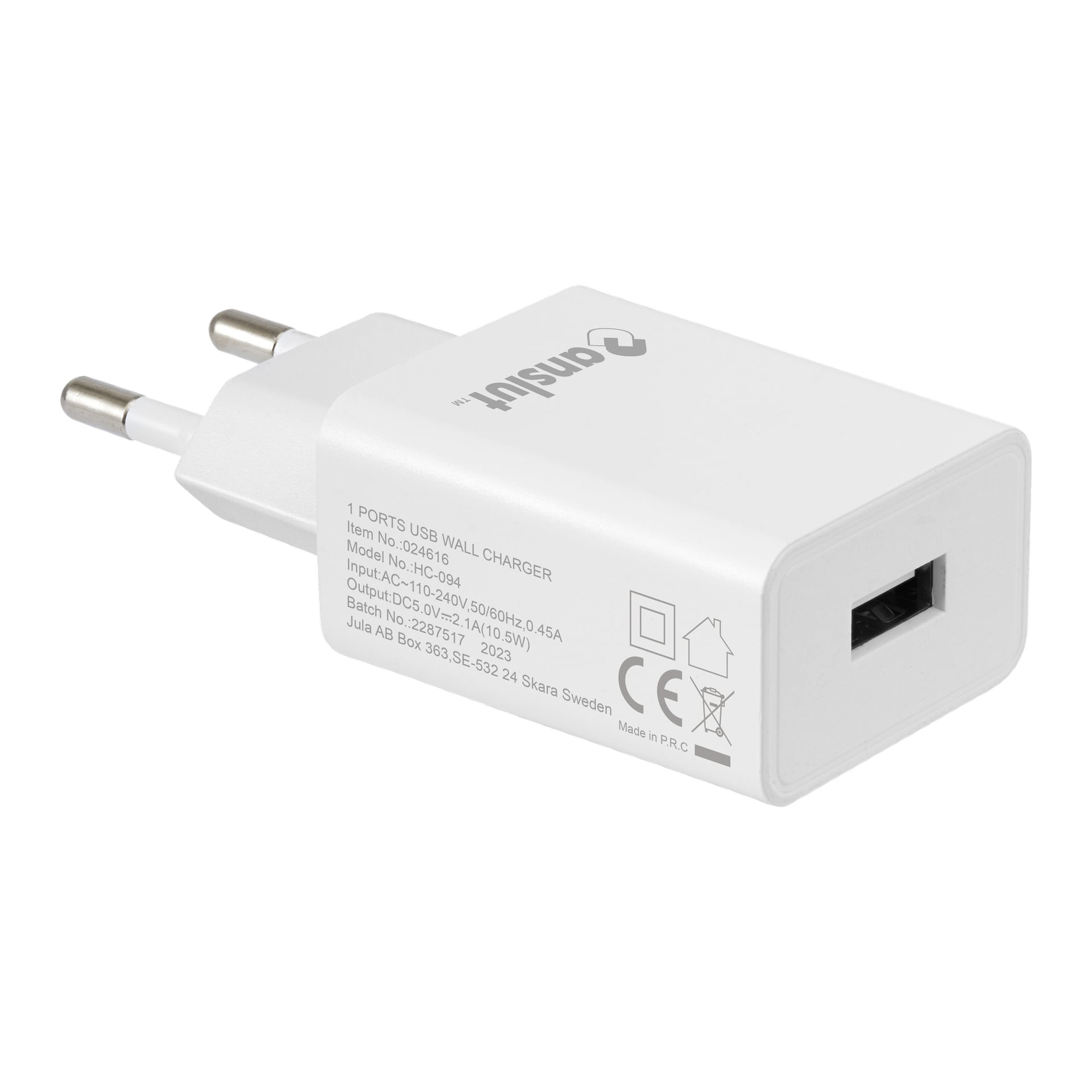 En vit Anslut-laddare med två runda stift och en USB-port visas, med produktdetaljer och tekniska specifikationer tryckta på sidan.