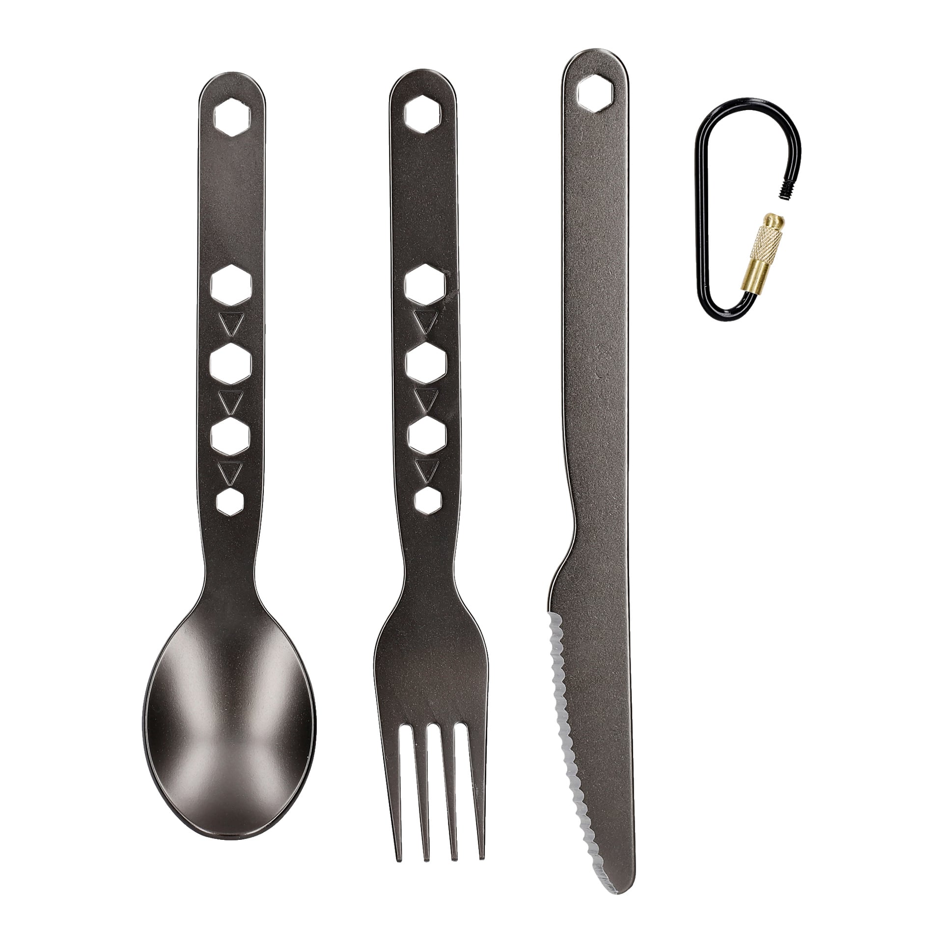 Ett set med tre Kayoba Outdoor Lightweight bestick—en metallsked, gaffel och kniv—var och en med sexkantiga hål i handtagen, placerade bredvid en liten svart karbinhake med ett guldfärgat skruvlås.