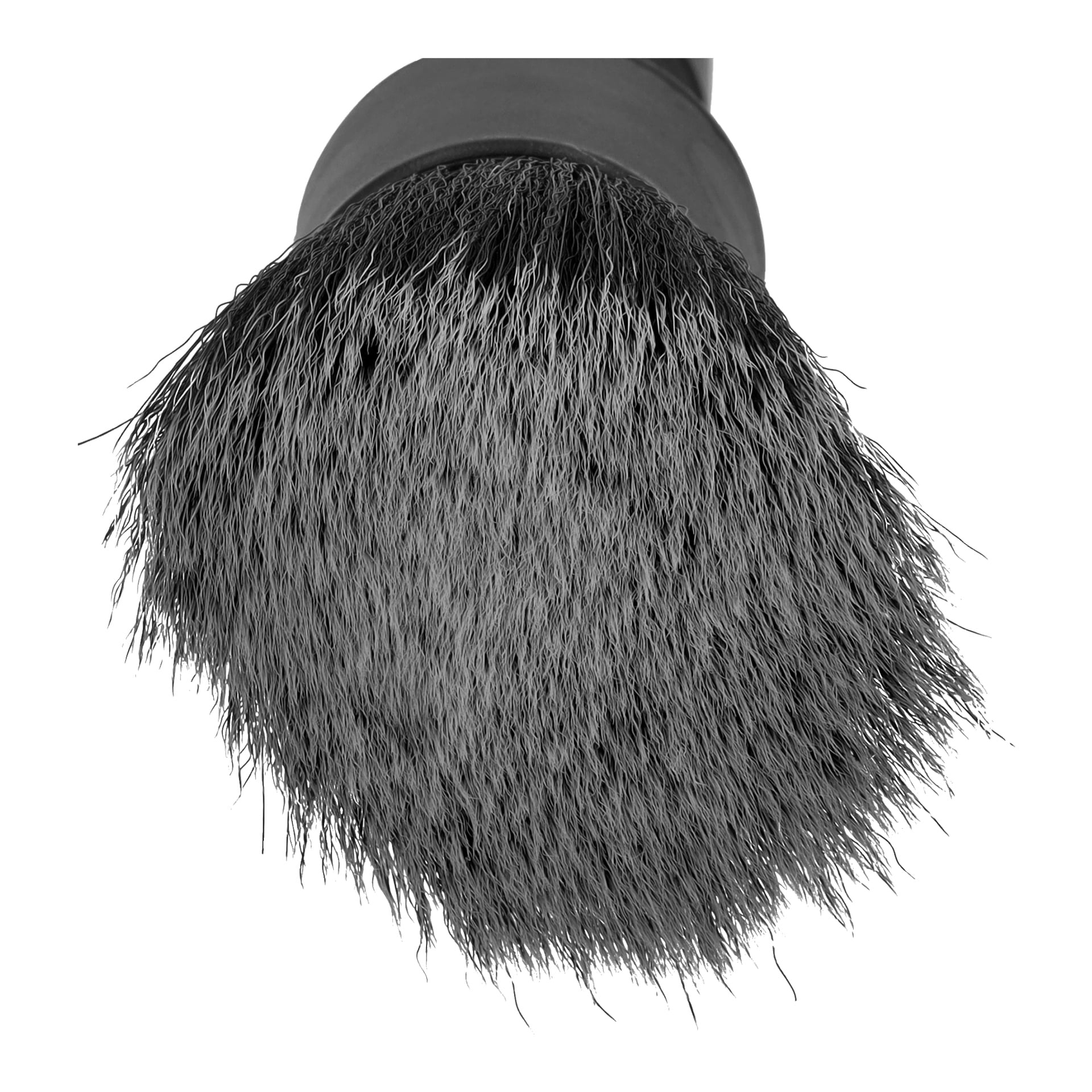 En detaljerad närbild av en Hamron Reconditioning-borste framhäver dess täta, fluffiga borst och det slanka svarta handtaget. Borsten breder ut sig för att framhäva textur och separation av varje fint borst. Setet innehåller två penslar.