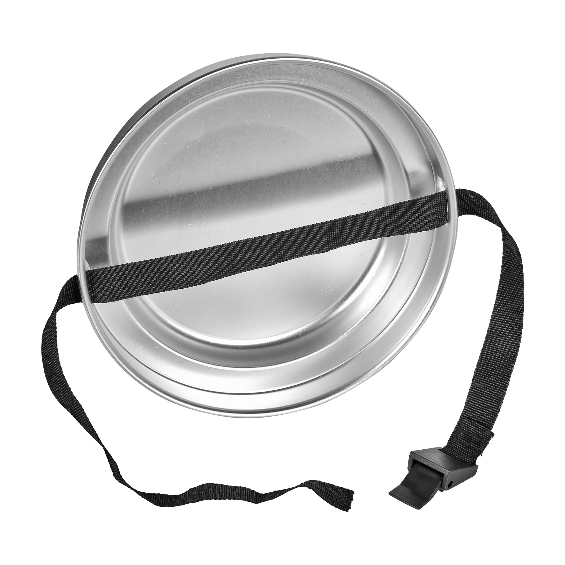 En rund silvermetallplatta från Kayoba Outdoor Camping Stove 8 Pieces-setet, med ett svart nylonband och ett plastspänne fastsatt över ytan.
