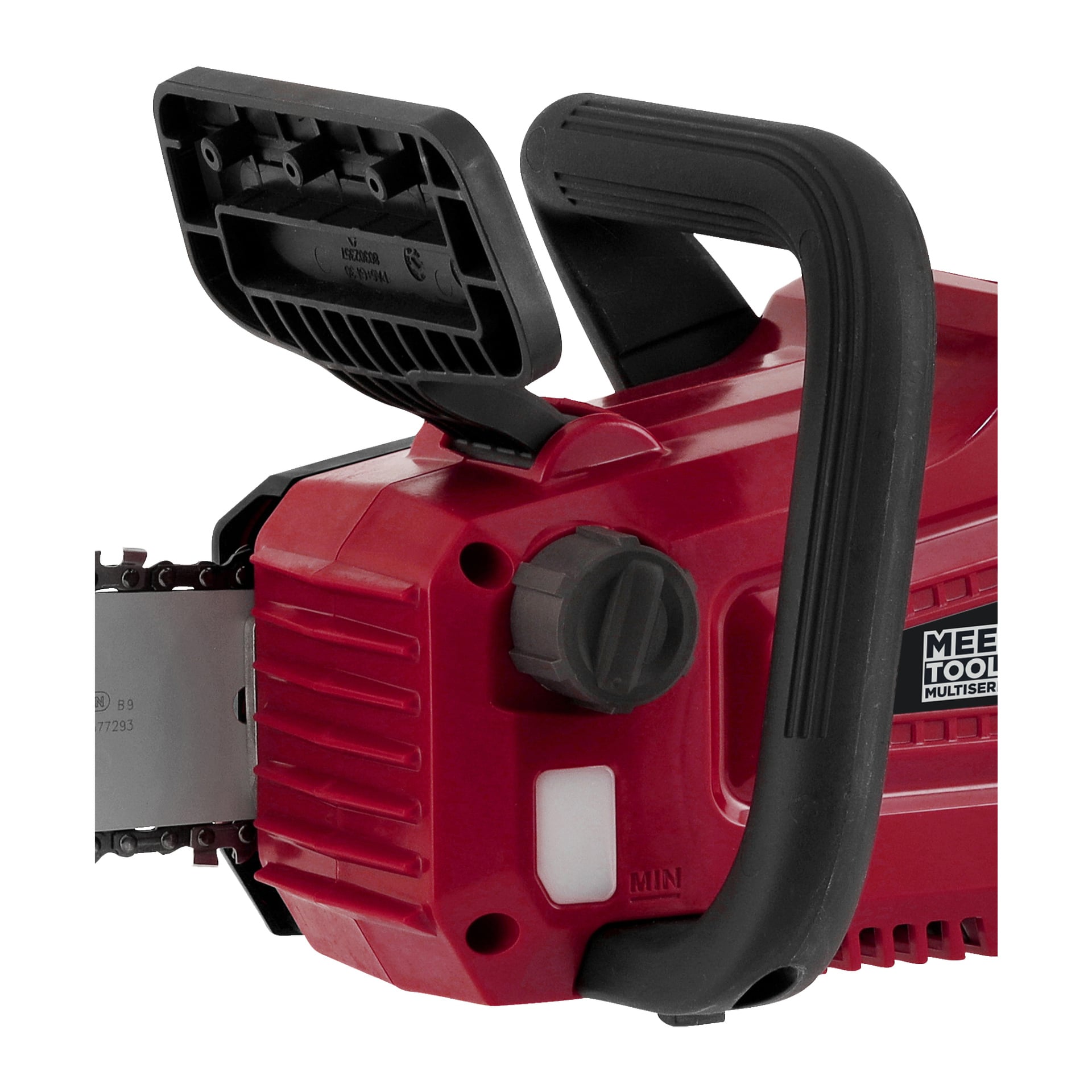 En närbild på en röd Meec Tools Multiseries 40 V sladdlös motorsåg visar handtaget, kedjan och ett öppet oljebehållarelock. Motorsågen har ett genomskinligt oljenivåfönster märkt MIN.