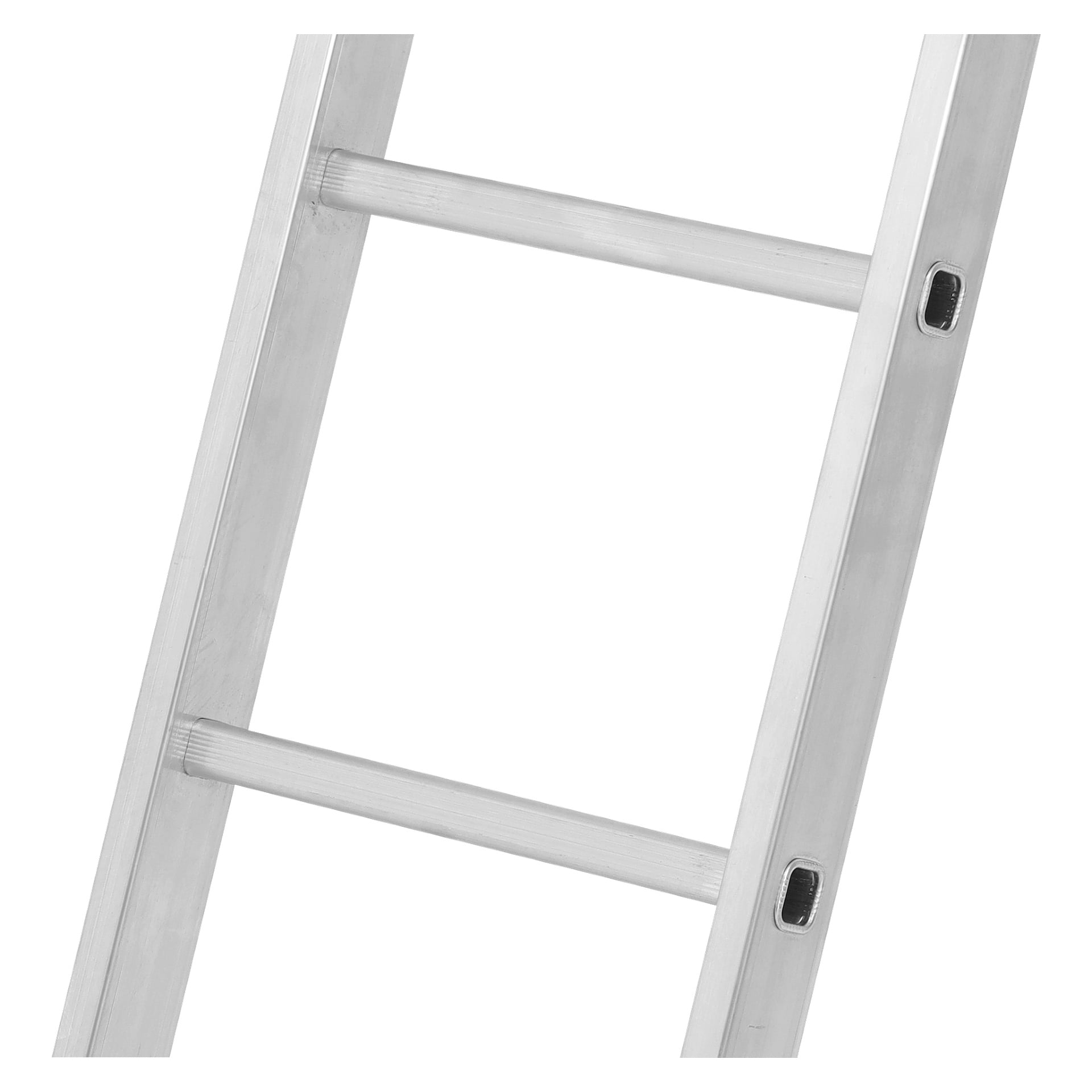 Et nærbilde av Hard Head Single Ladder med 11 trinn, med fokus på tre trinn og deler av aluminiums-sideskinnene.