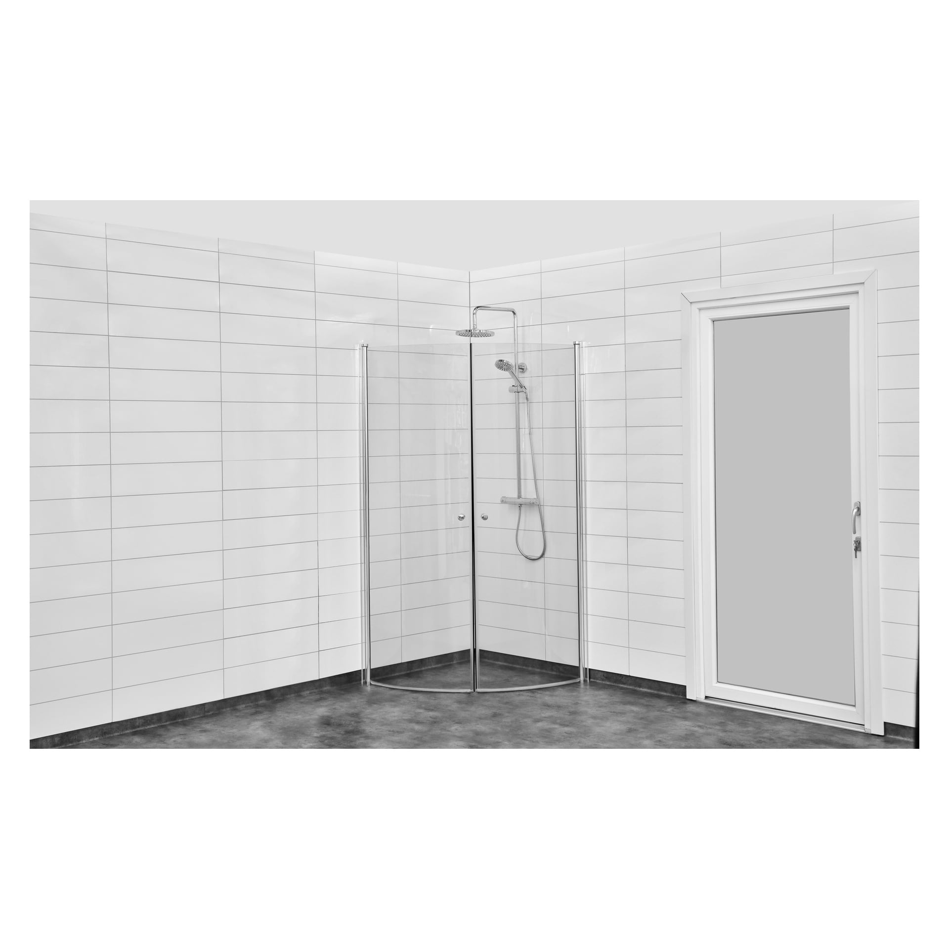 EKVIP hjørnedusj med svingdører, klare glasspaneler og krombeslag står mot hvite flislagte vegger. Det moderne, minimalistiske badet har et grått flisgulv, med glassdusjdøren plassert på høyre side av scenen.